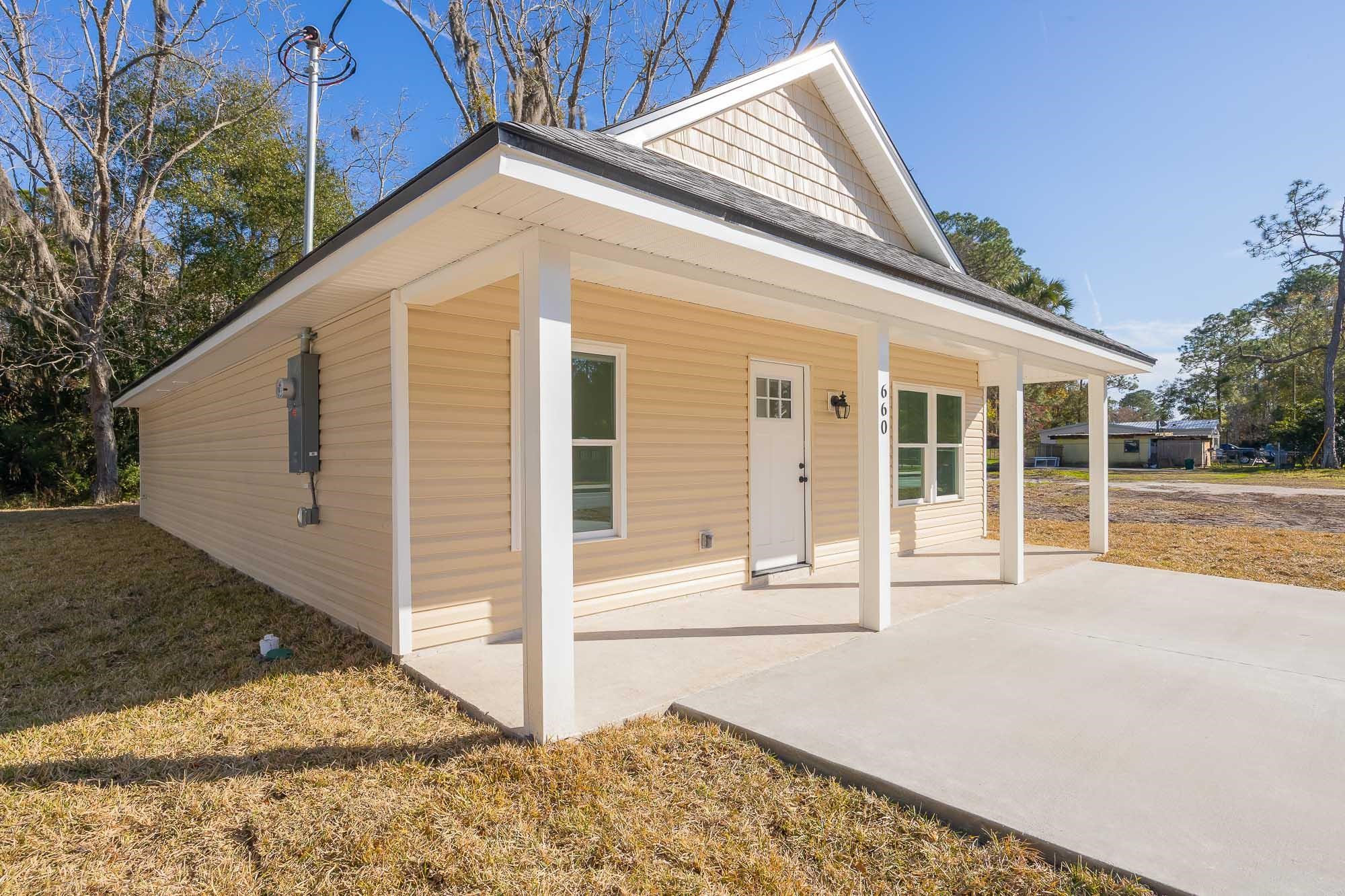 Image 2 of 51 For 660 St Johns St S