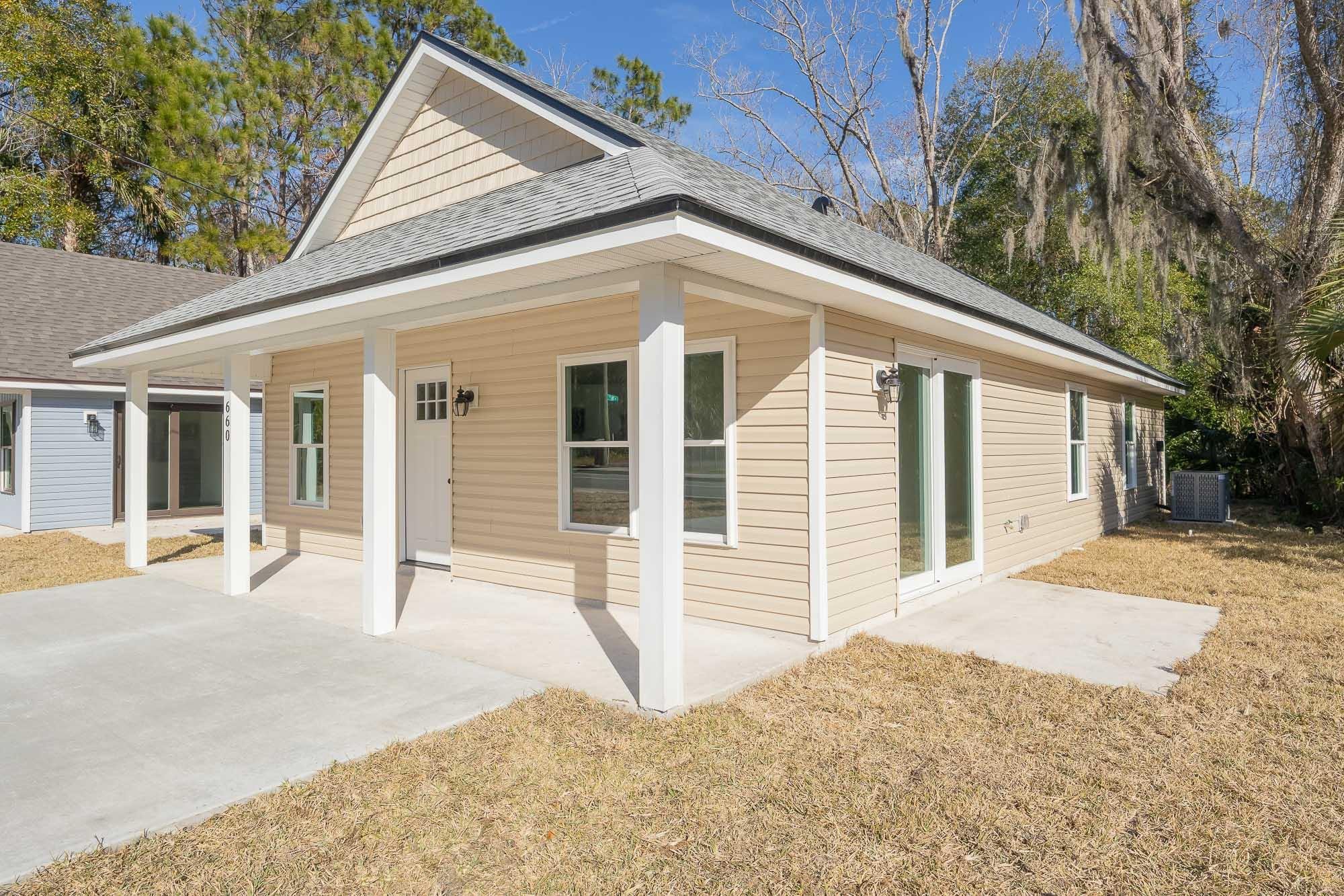 Image 4 of 51 For 660 St Johns St S