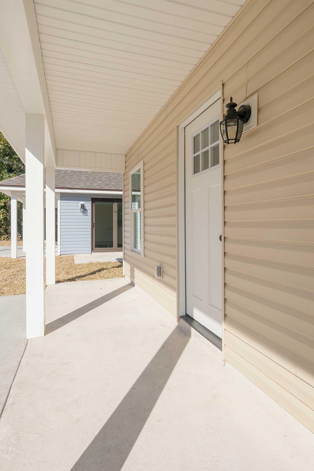 Image 5 of 51 For 660 St Johns St S