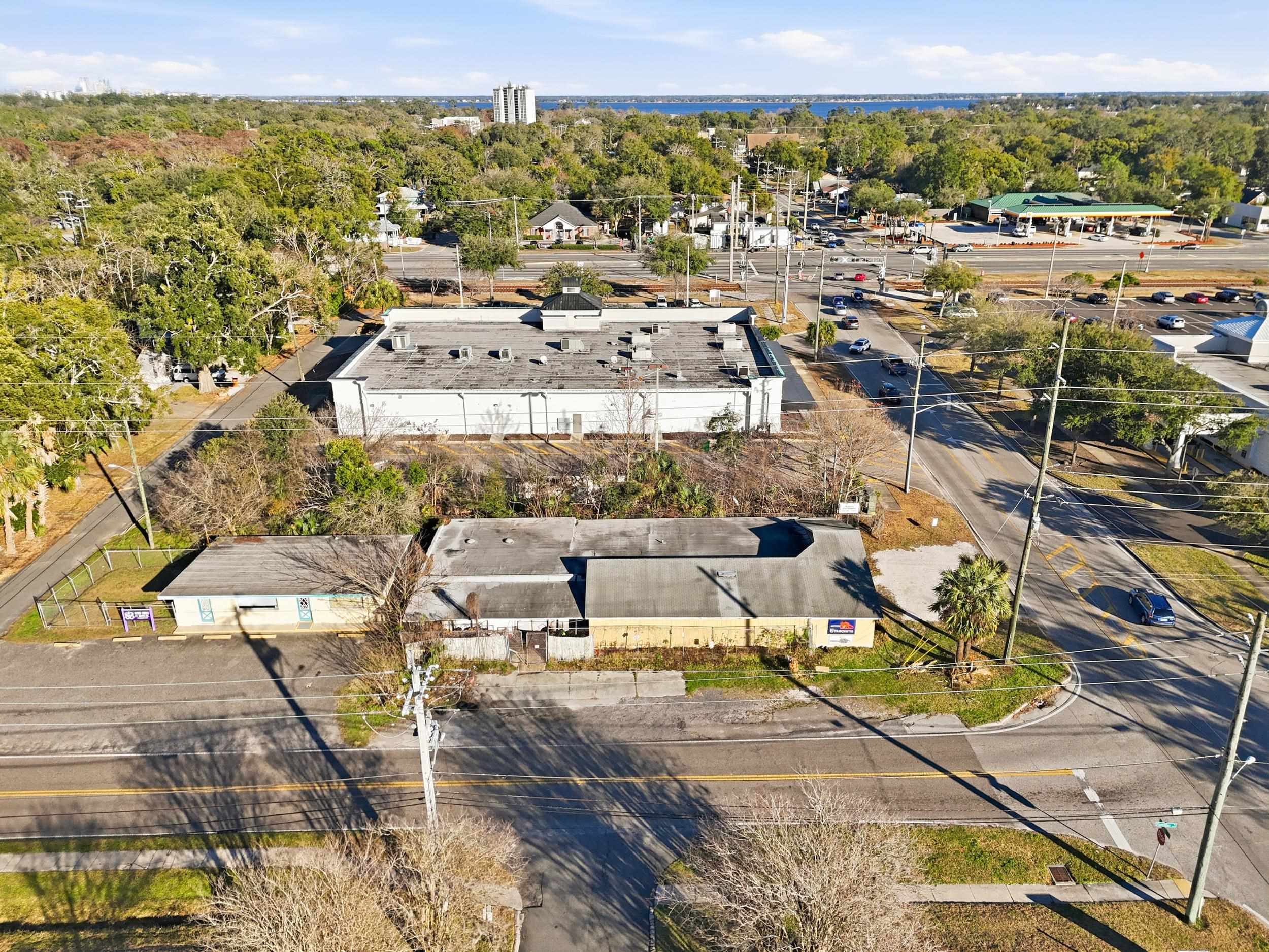 Image 12 of 32 For 4545 Saint Johns Ave