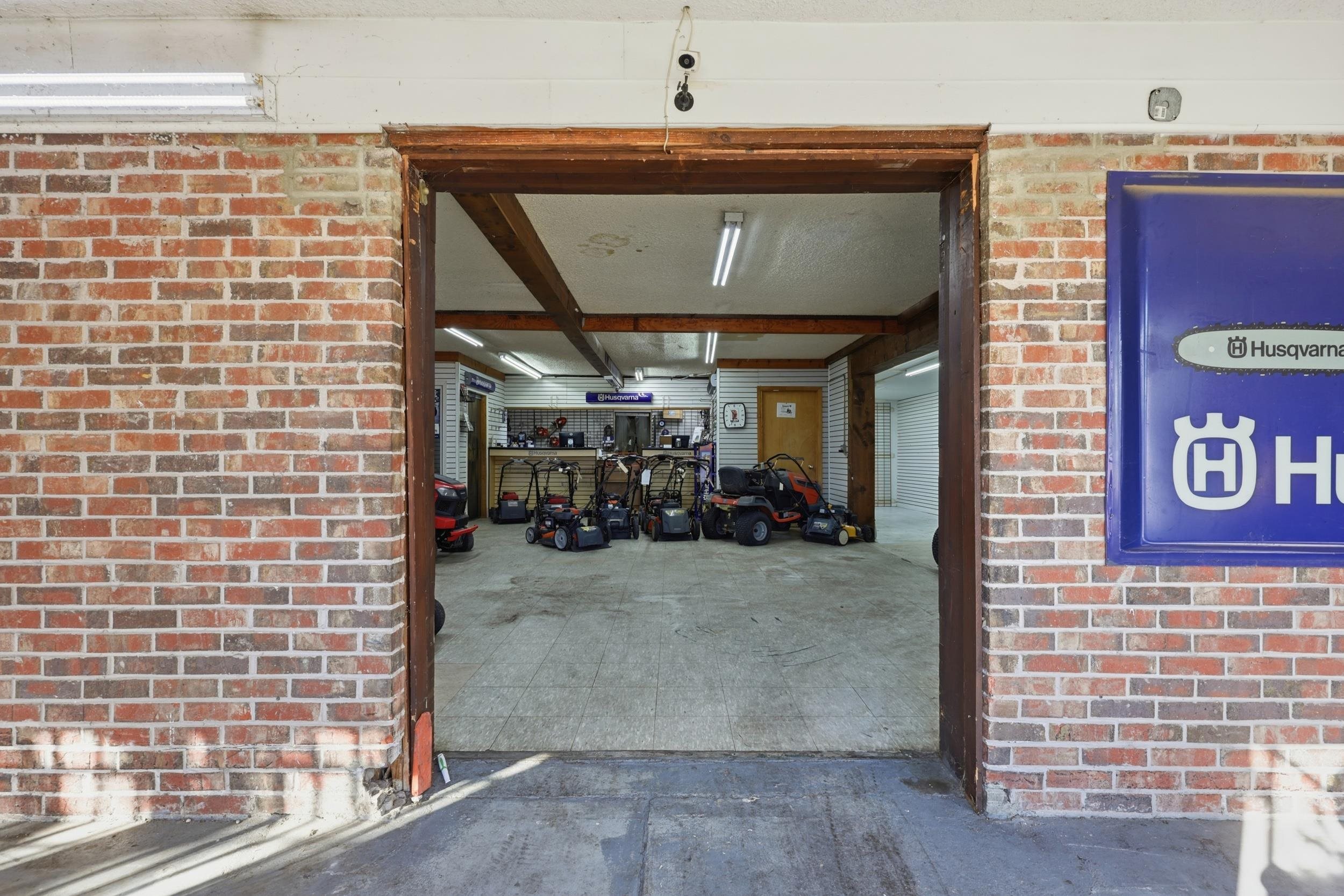 Image 21 of 32 For 4545 Saint Johns Ave