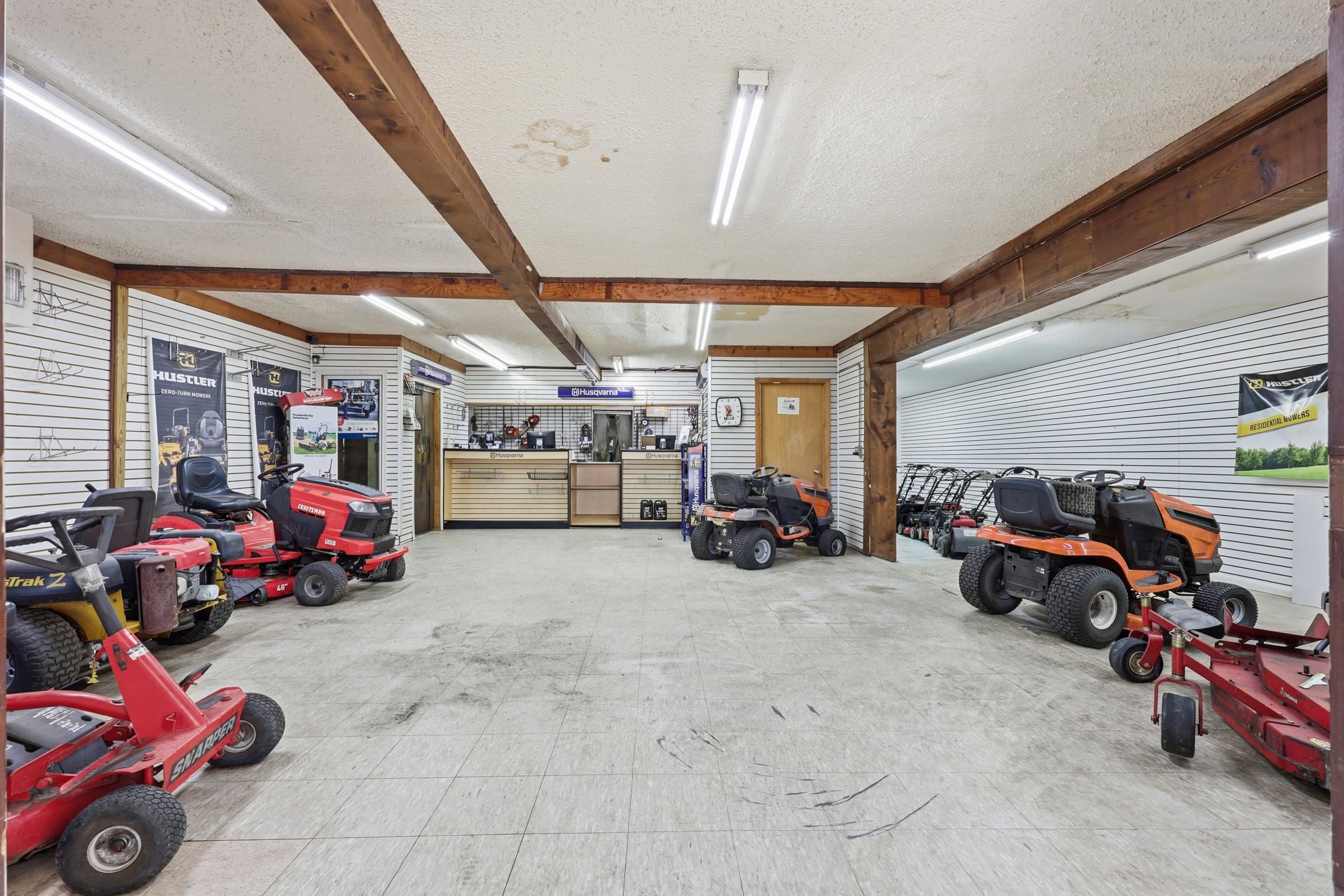 Image 25 of 32 For 4545 Saint Johns Ave