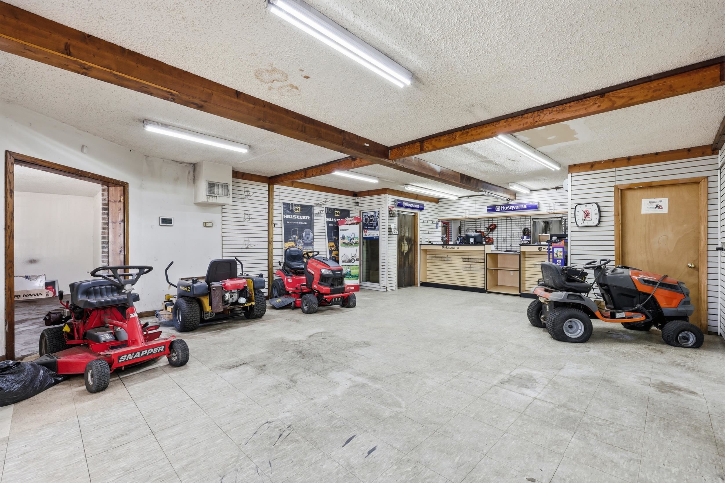 Image 26 of 32 For 4545 Saint Johns Ave