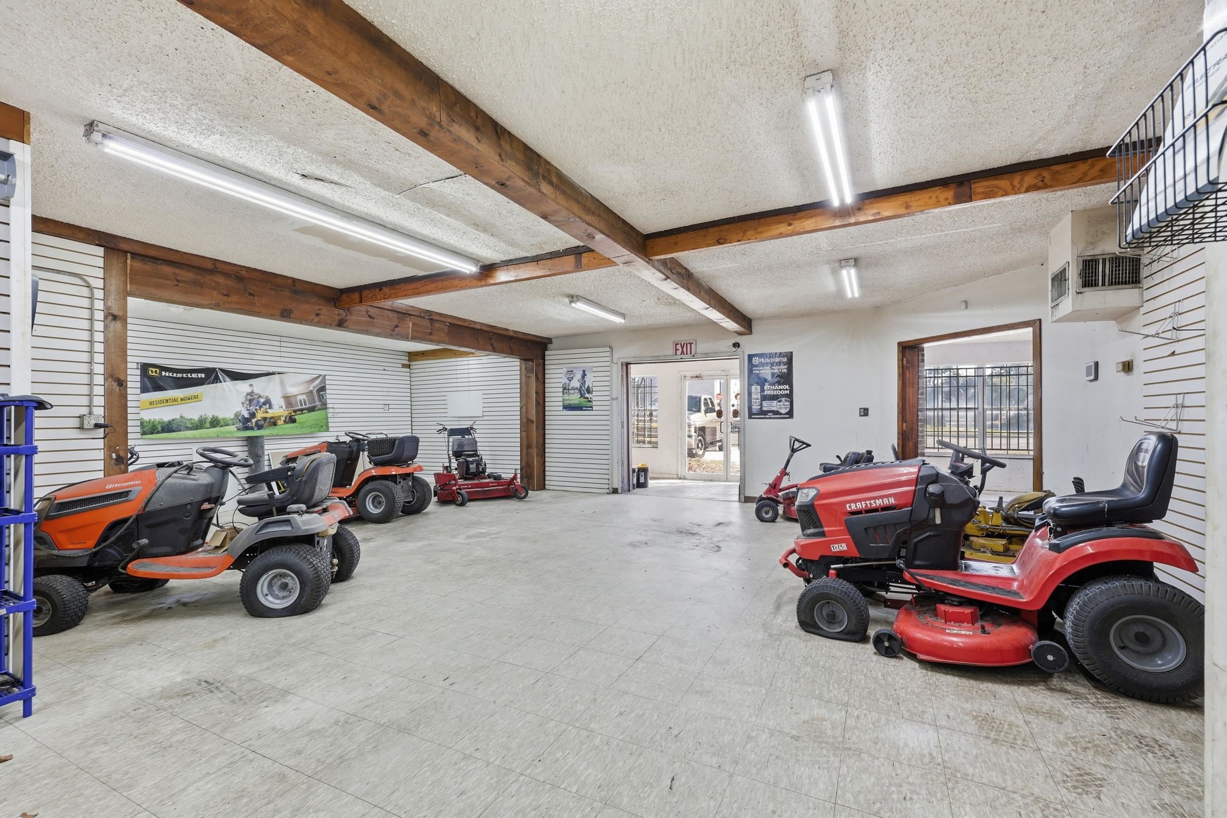 Image 27 of 32 For 4545 Saint Johns Ave