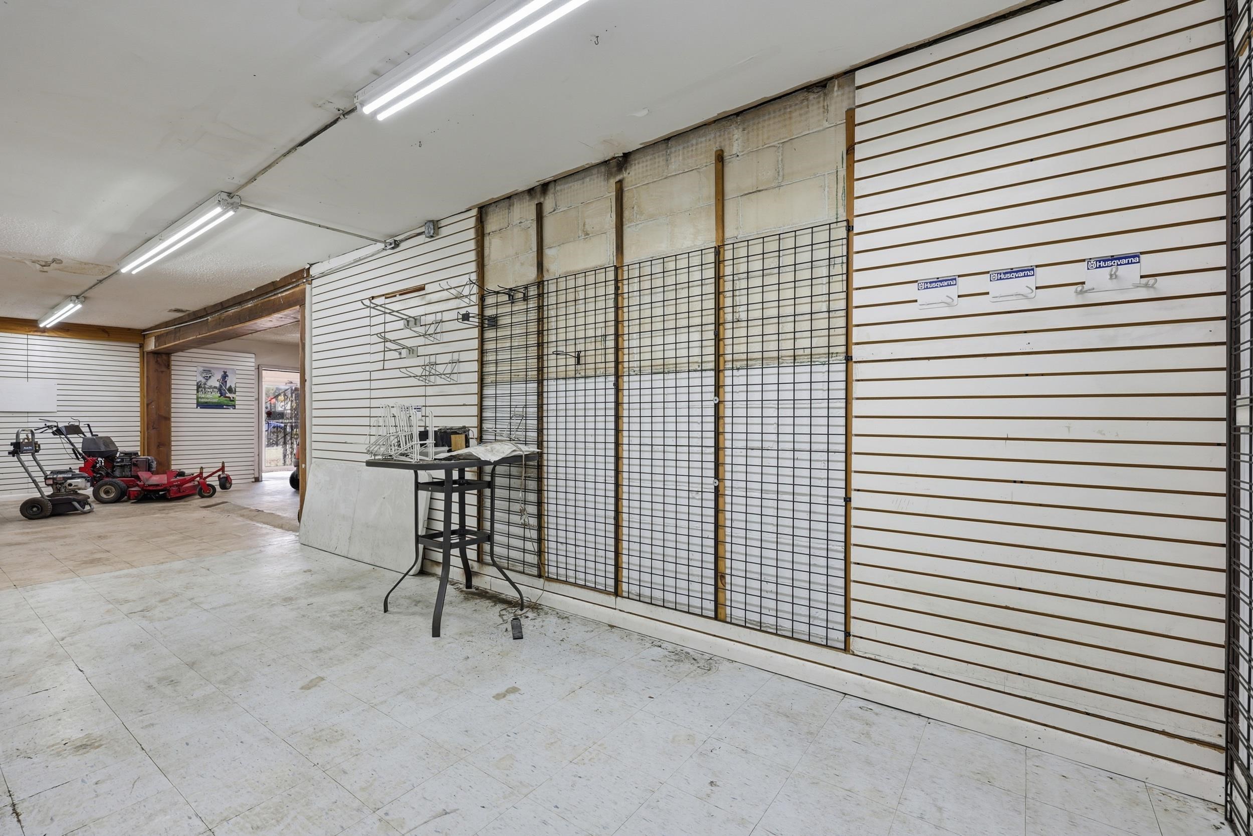 Image 29 of 32 For 4545 Saint Johns Ave