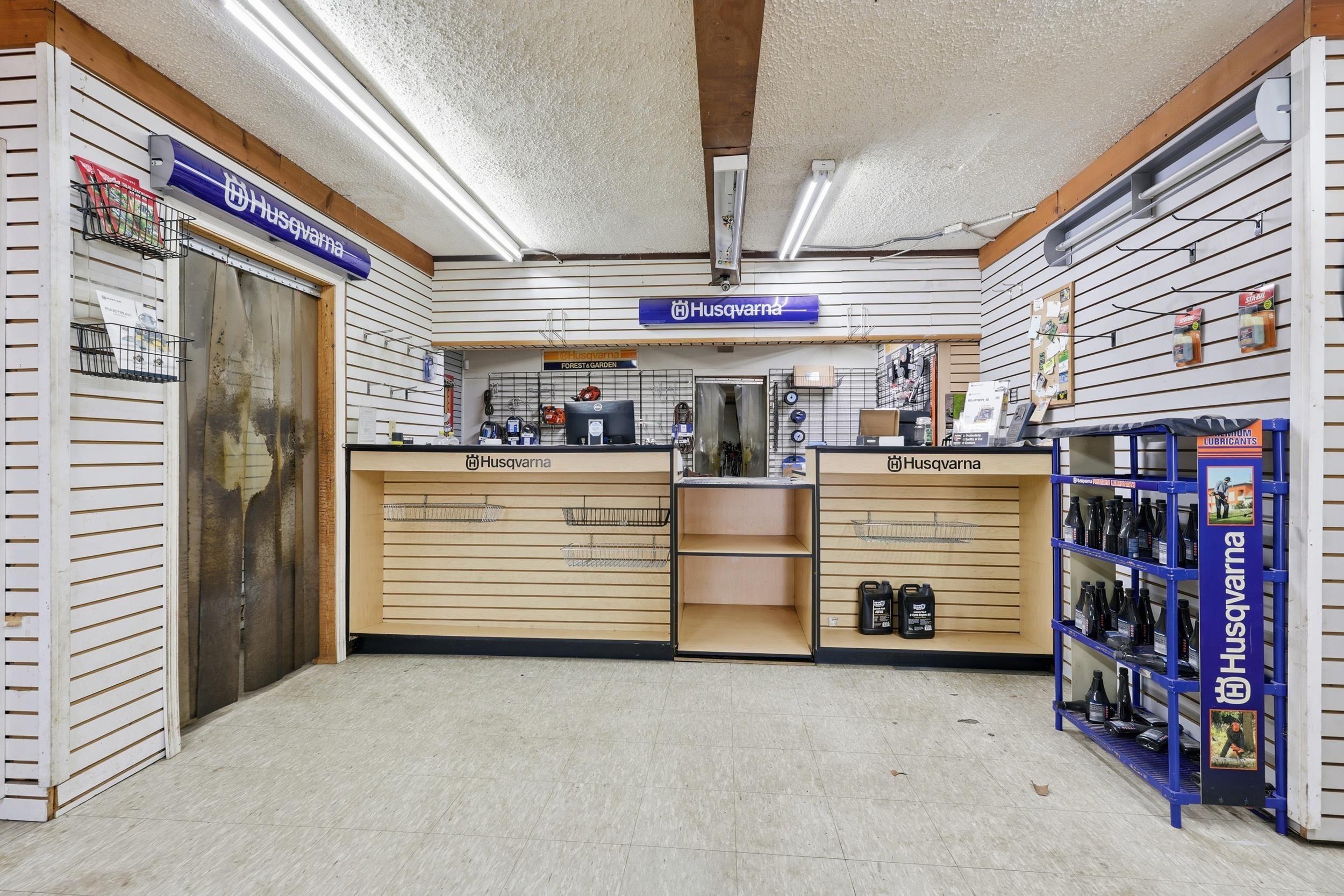 Image 30 of 32 For 4545 Saint Johns Ave