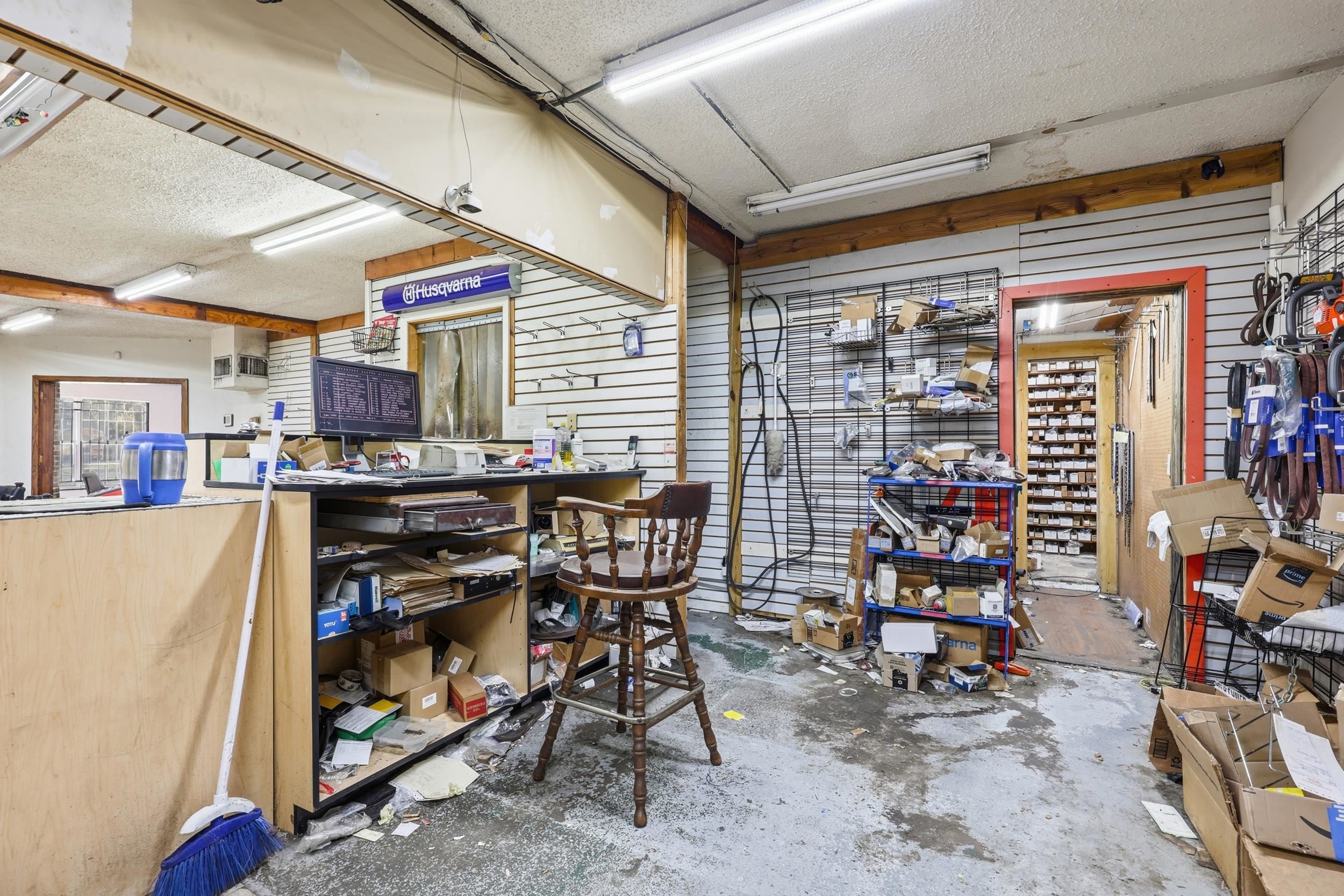 Image 32 of 32 For 4545 Saint Johns Ave