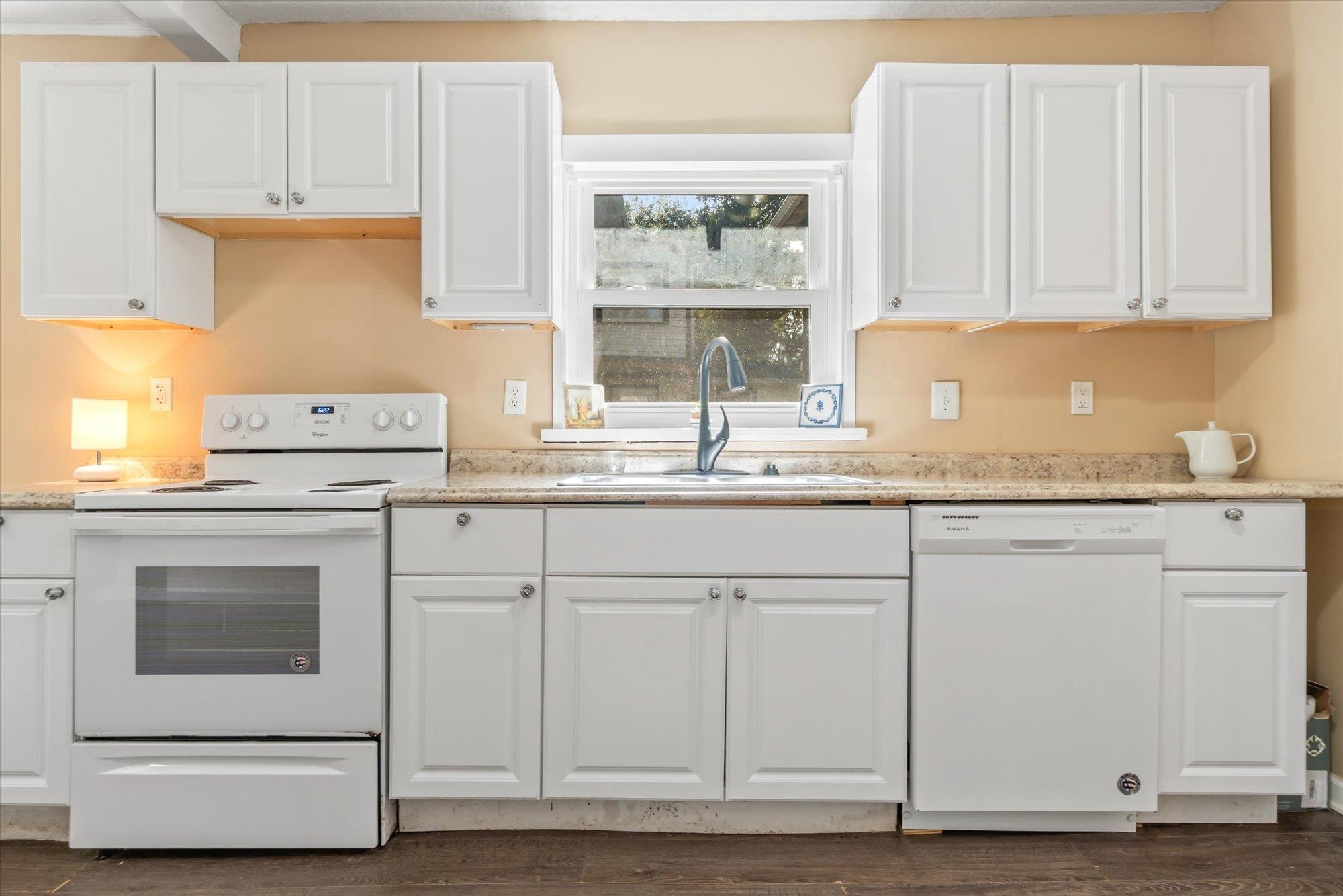 Image 20 of 54 For 166 Martin Luther King Ave