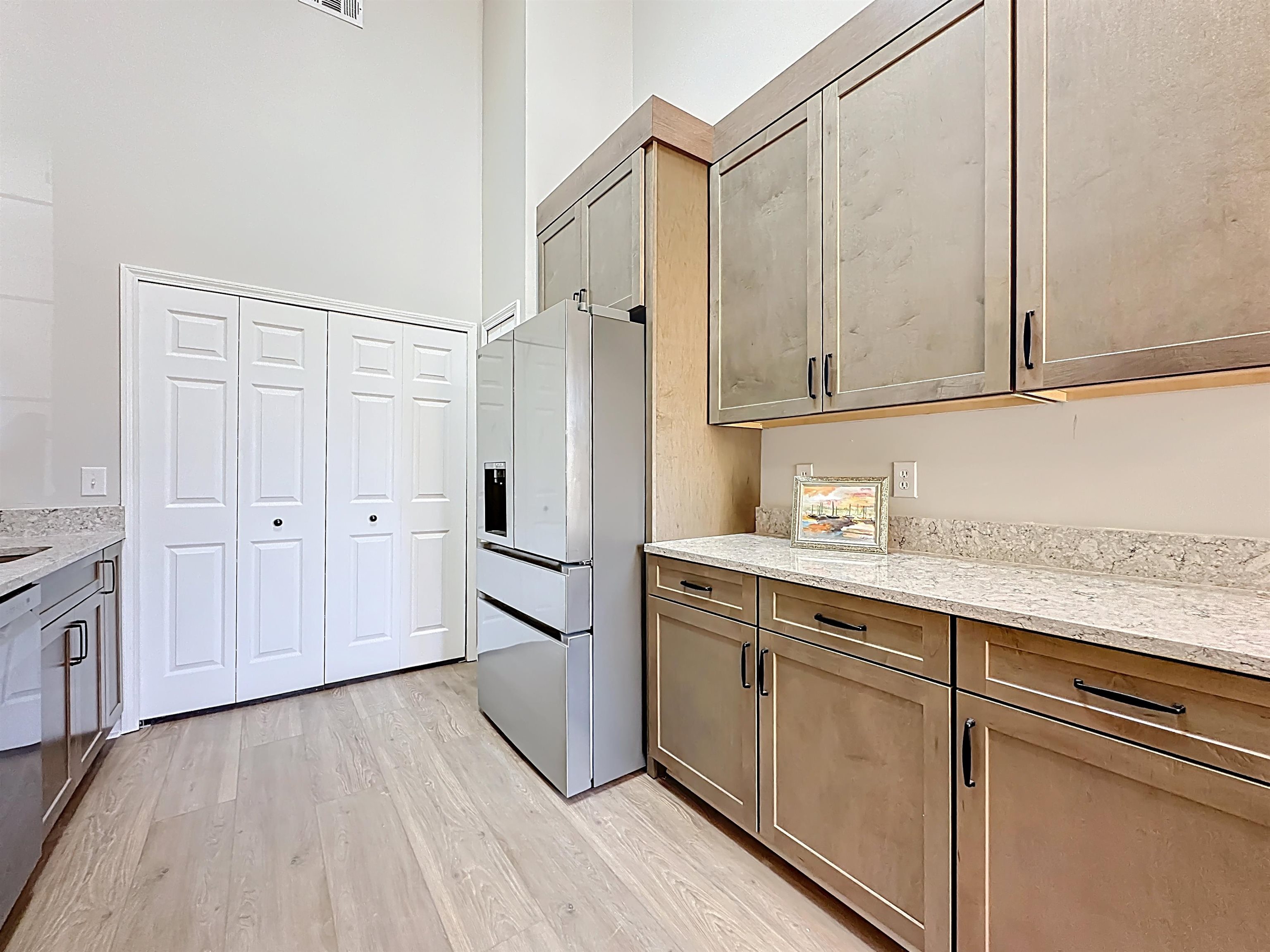 Image 12 of 40 For 607 Augusta Cir  607