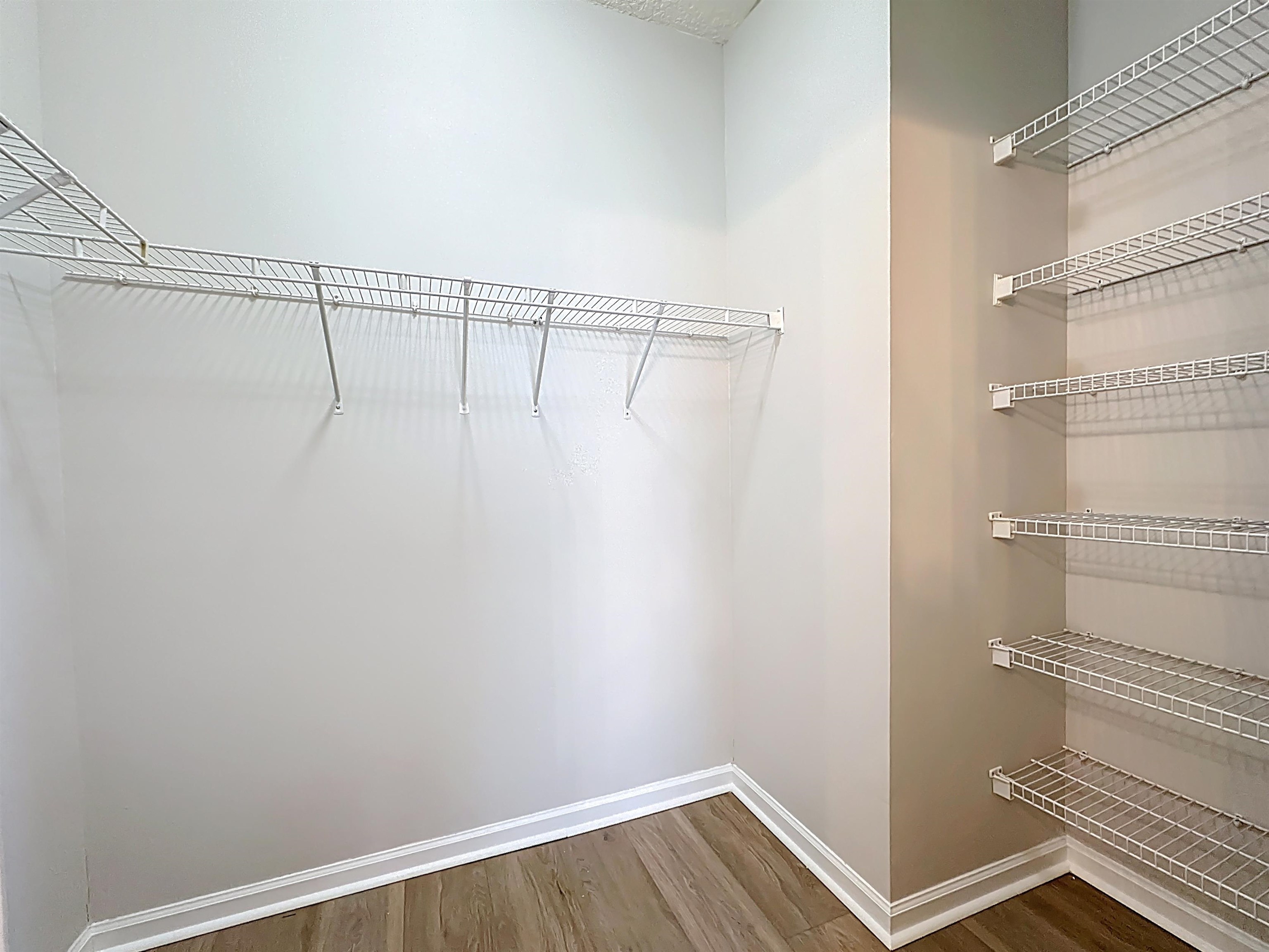 Image 21 of 40 For 607 Augusta Cir  607