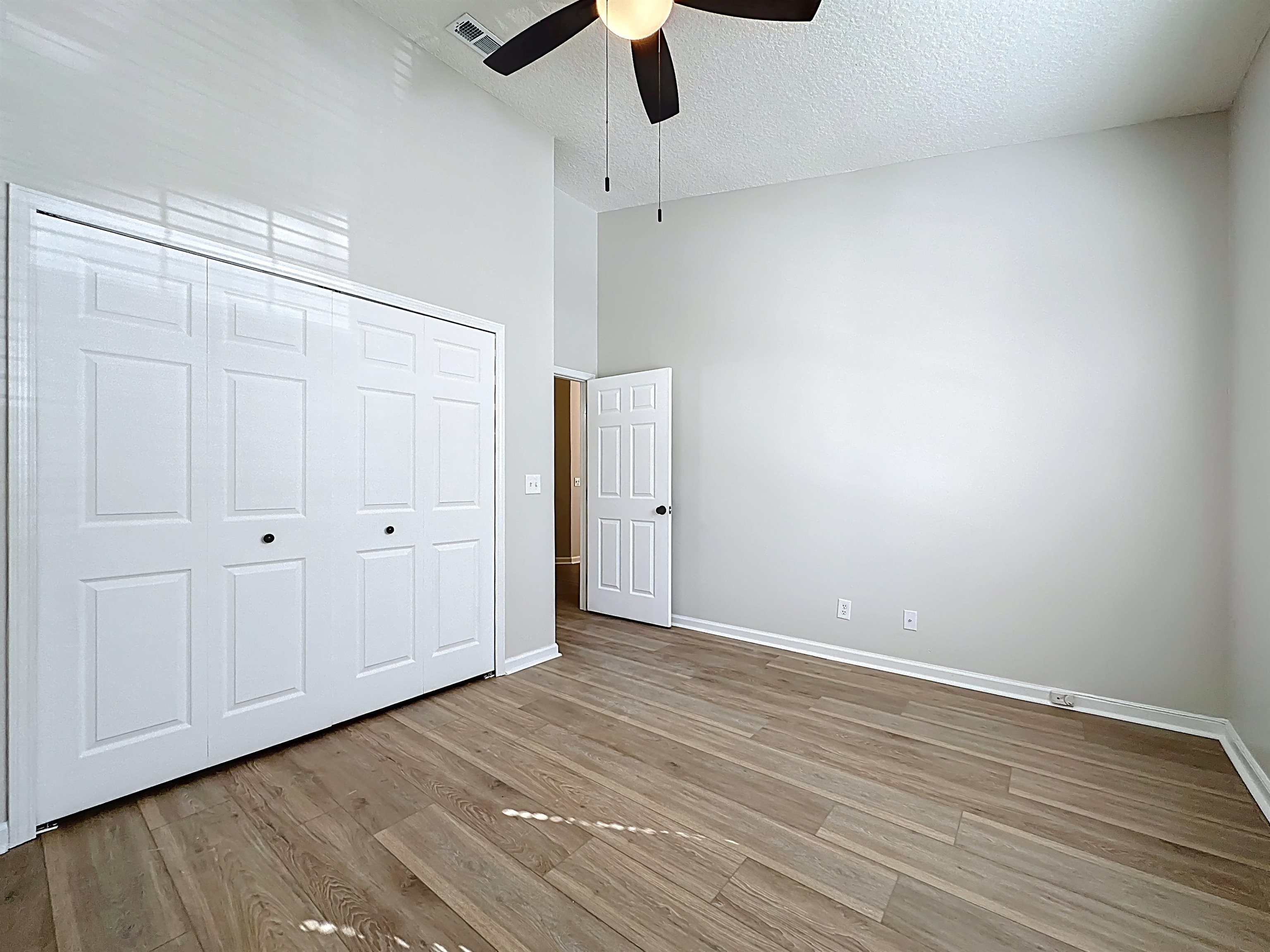 Image 25 of 40 For 607 Augusta Cir  607