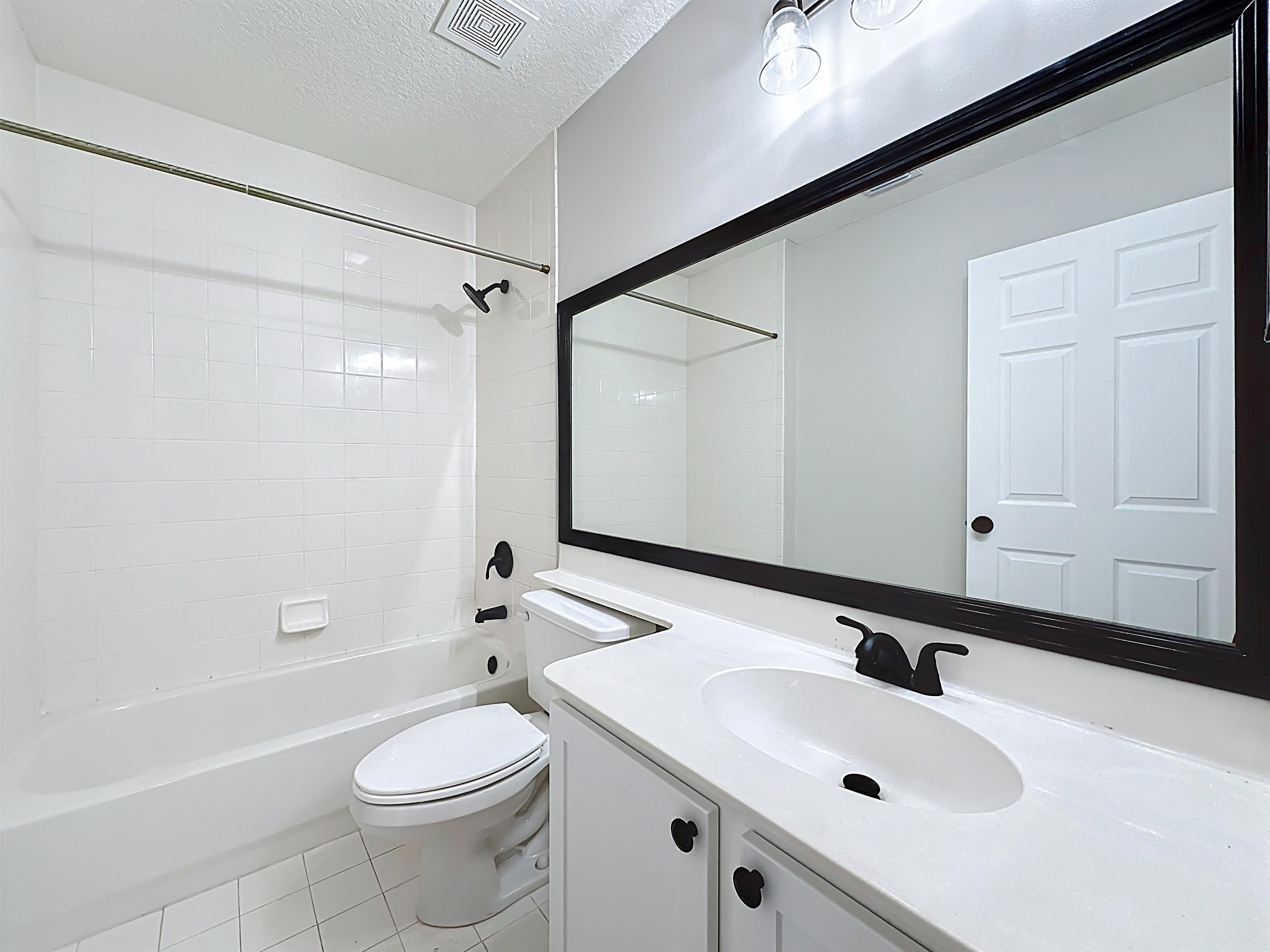 Image 26 of 40 For 607 Augusta Cir  607