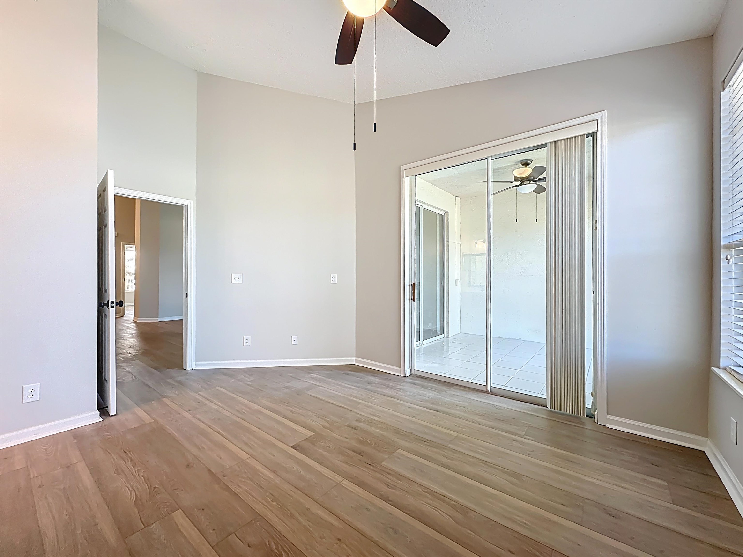 Image 29 of 40 For 607 Augusta Cir  607