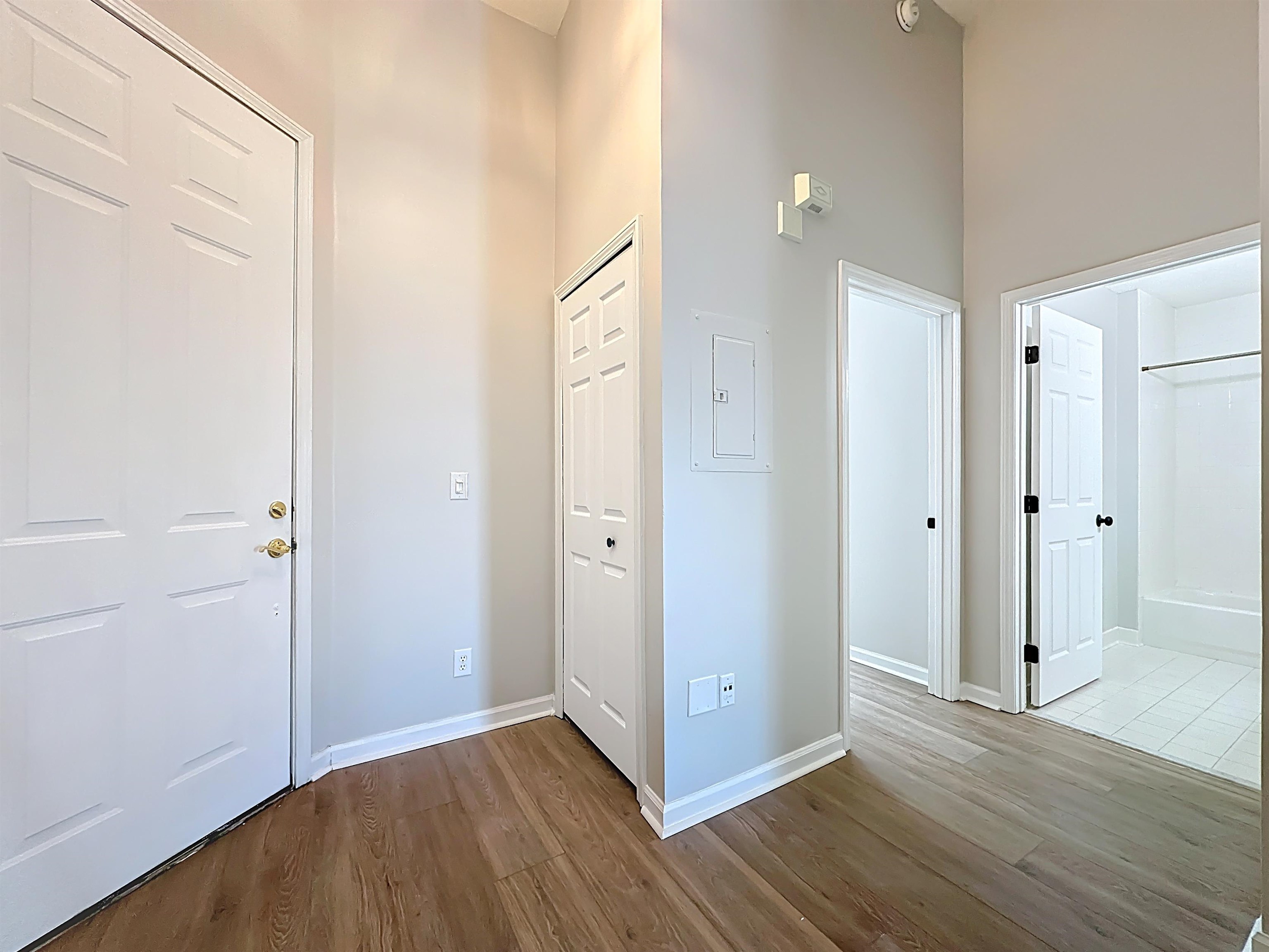 Image 9 of 40 For 607 Augusta Cir  607