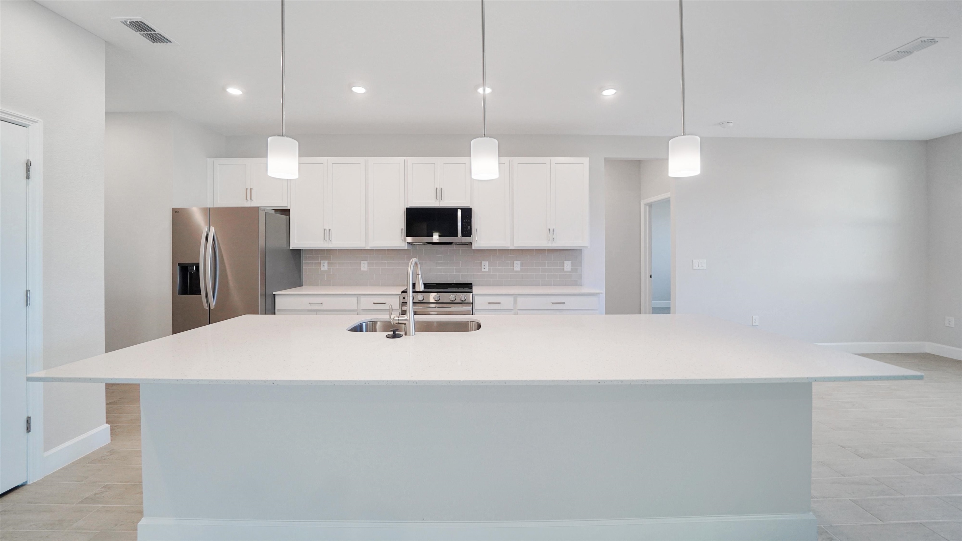 Image 13 of 36 For 28 Eastmoor Ln