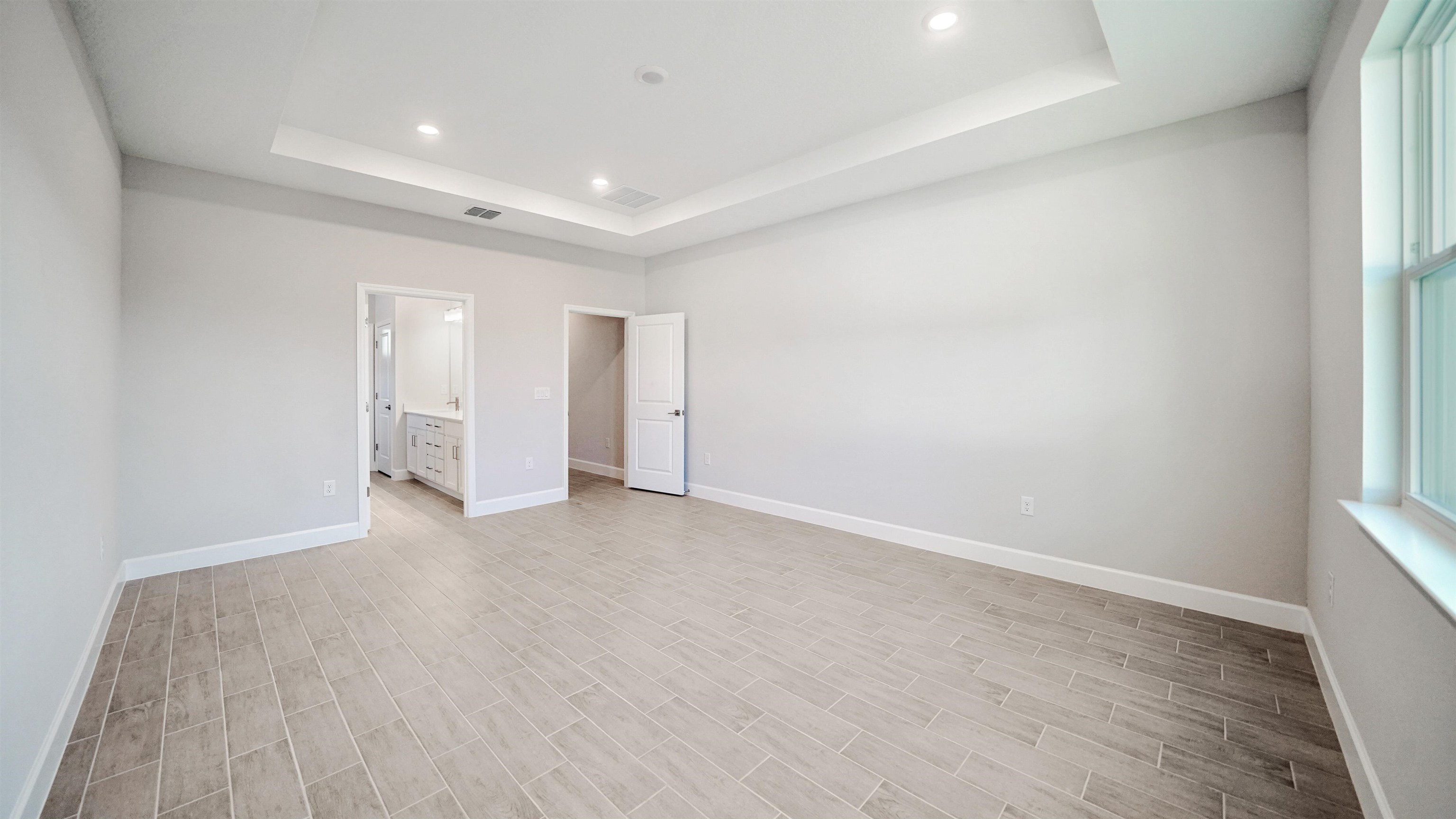 Image 18 of 36 For 28 Eastmoor Ln