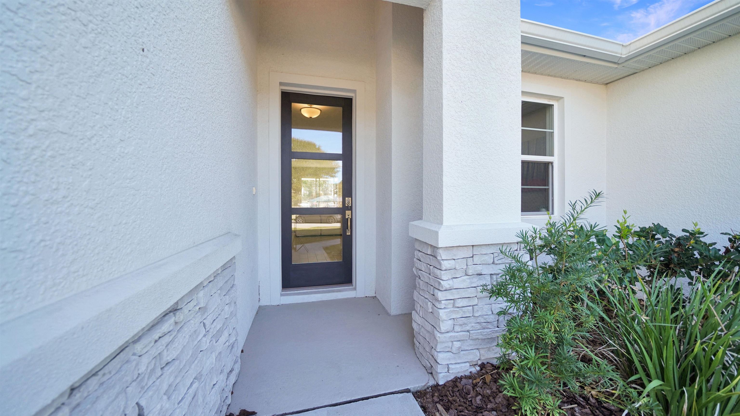 Image 2 of 36 For 28 Eastmoor Ln