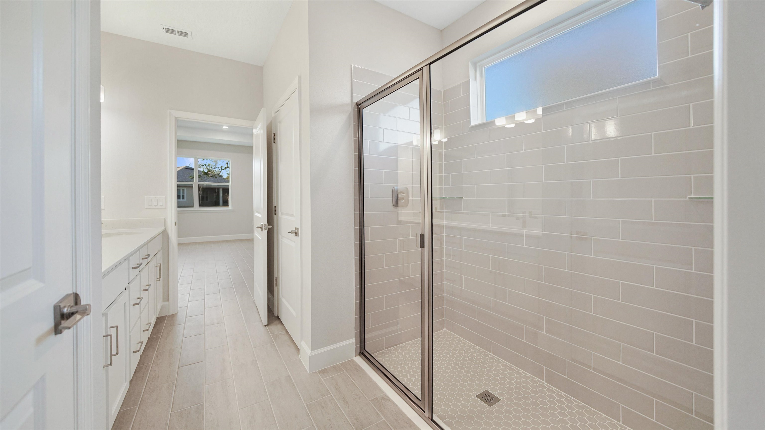 Image 21 of 36 For 28 Eastmoor Ln