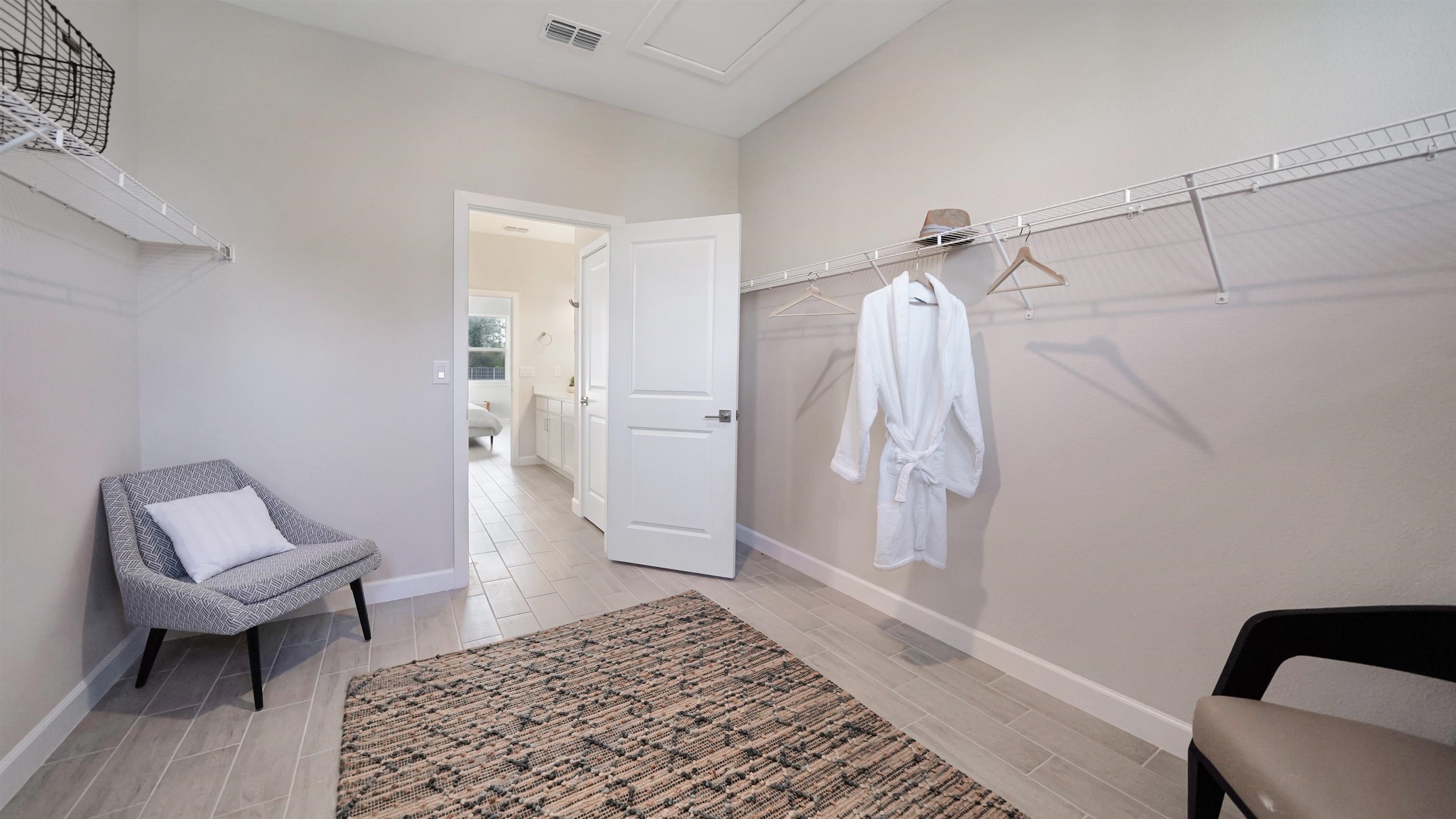 Image 23 of 36 For 28 Eastmoor Ln