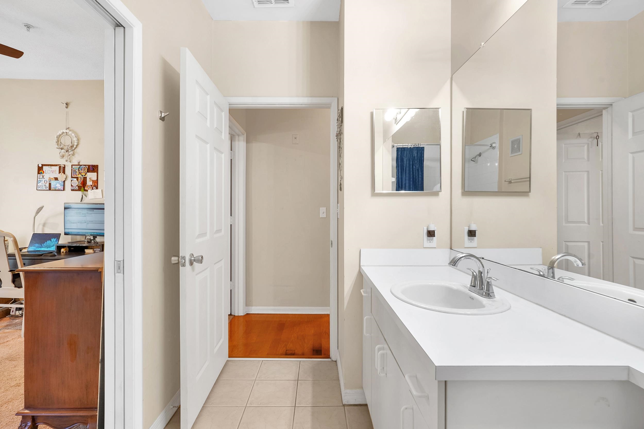 Image 25 of 52 For 615 Fairway Dr  202