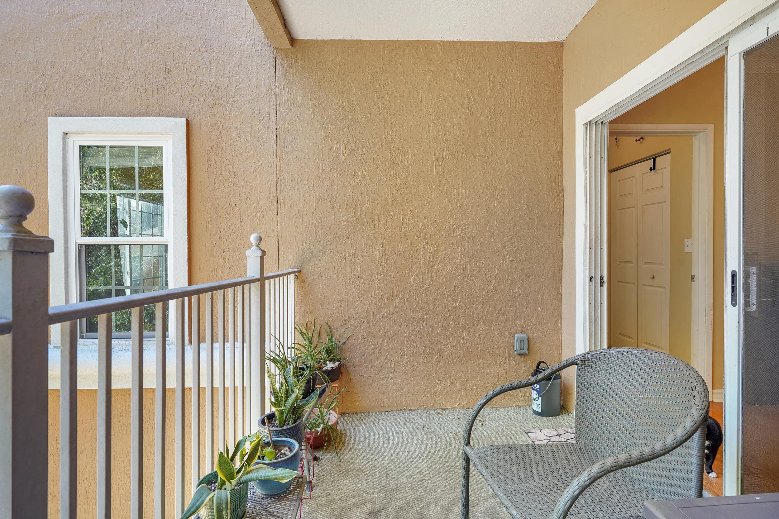 Image 31 of 52 For 615 Fairway Dr  202