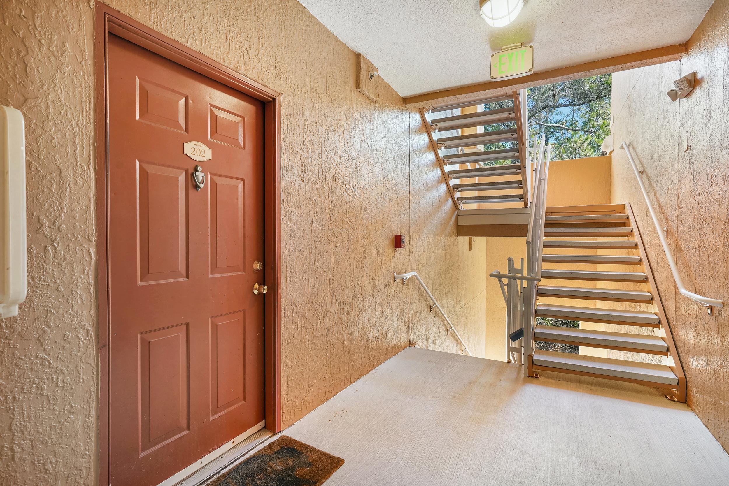 Image 33 of 52 For 615 Fairway Dr  202