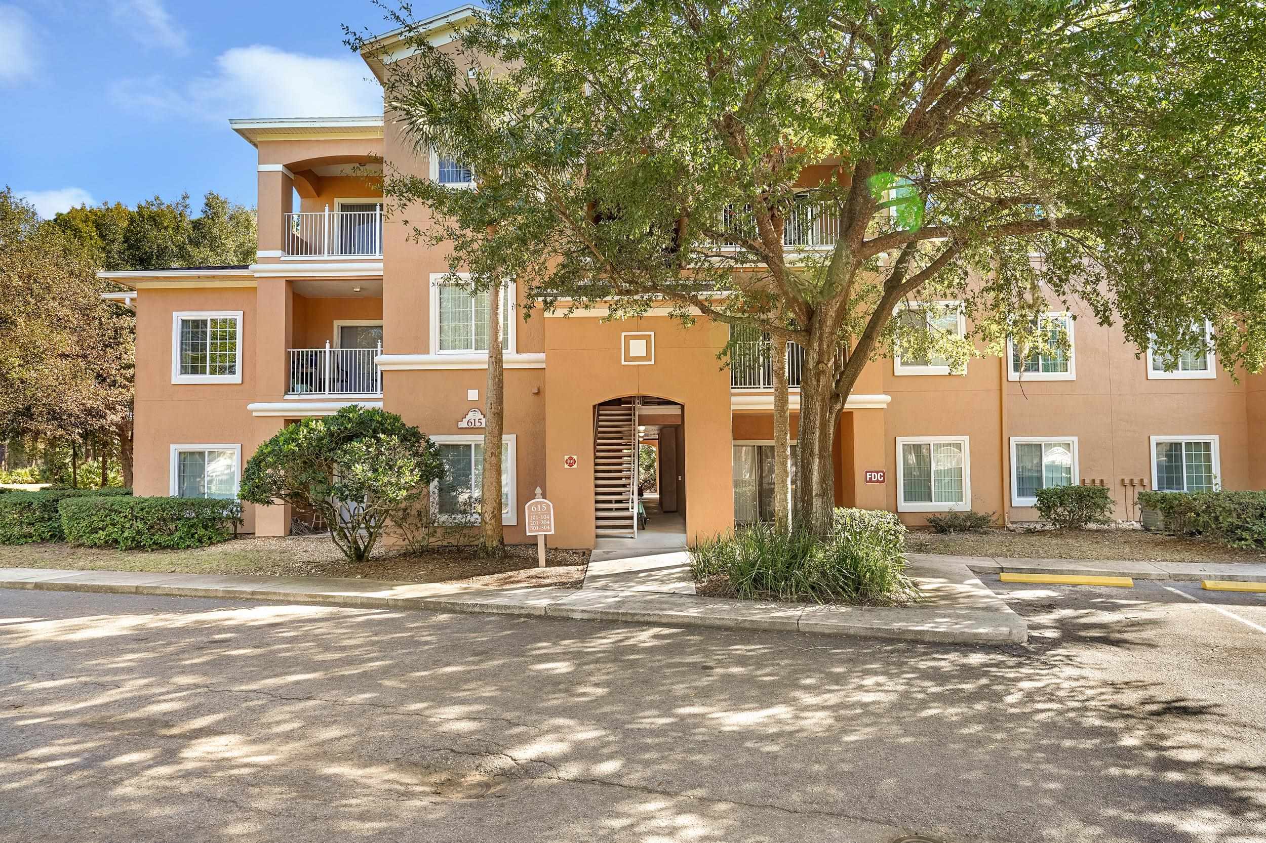 Image 34 of 52 For 615 Fairway Dr  202