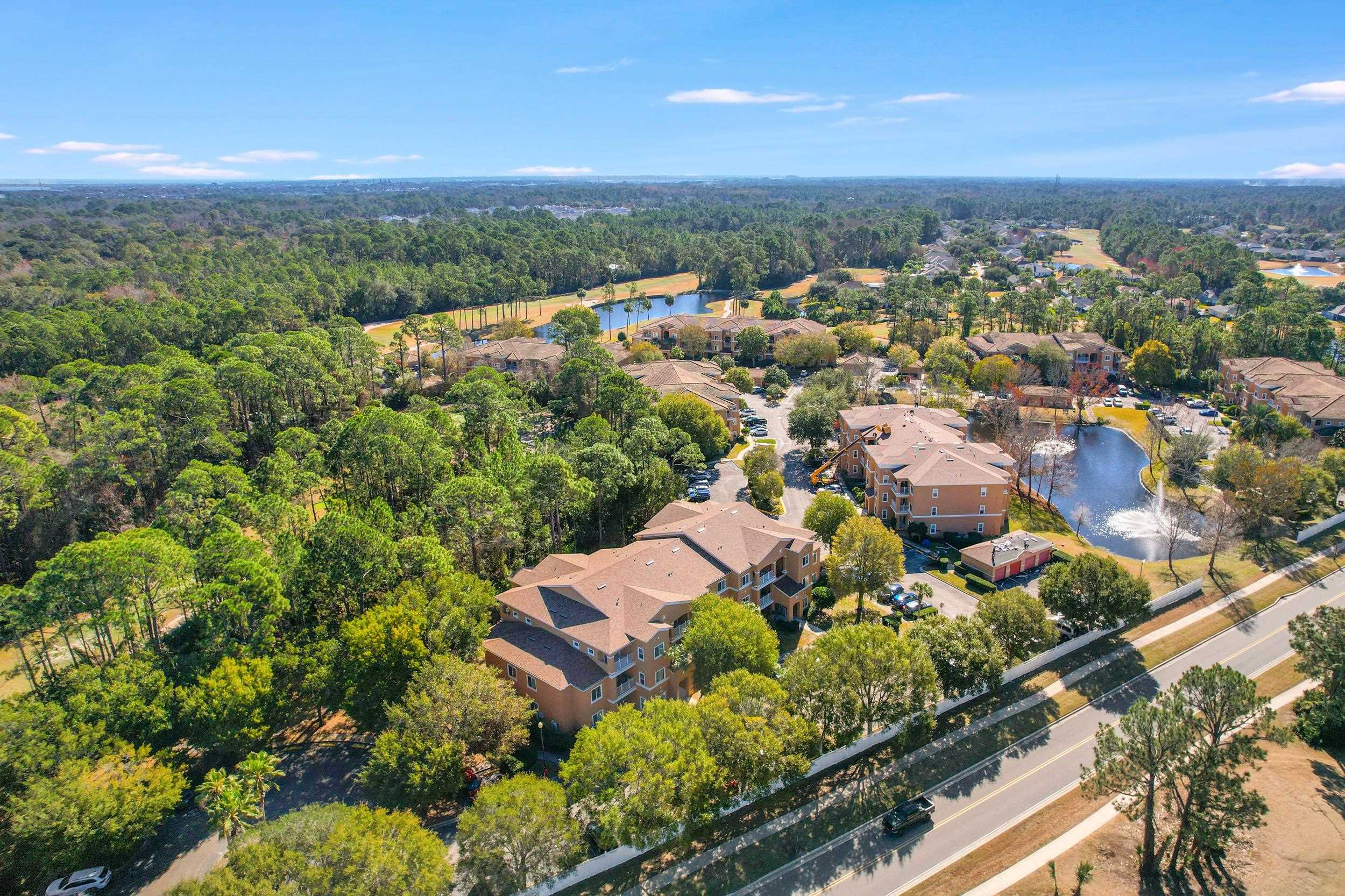 Image 36 of 52 For 615 Fairway Dr  202