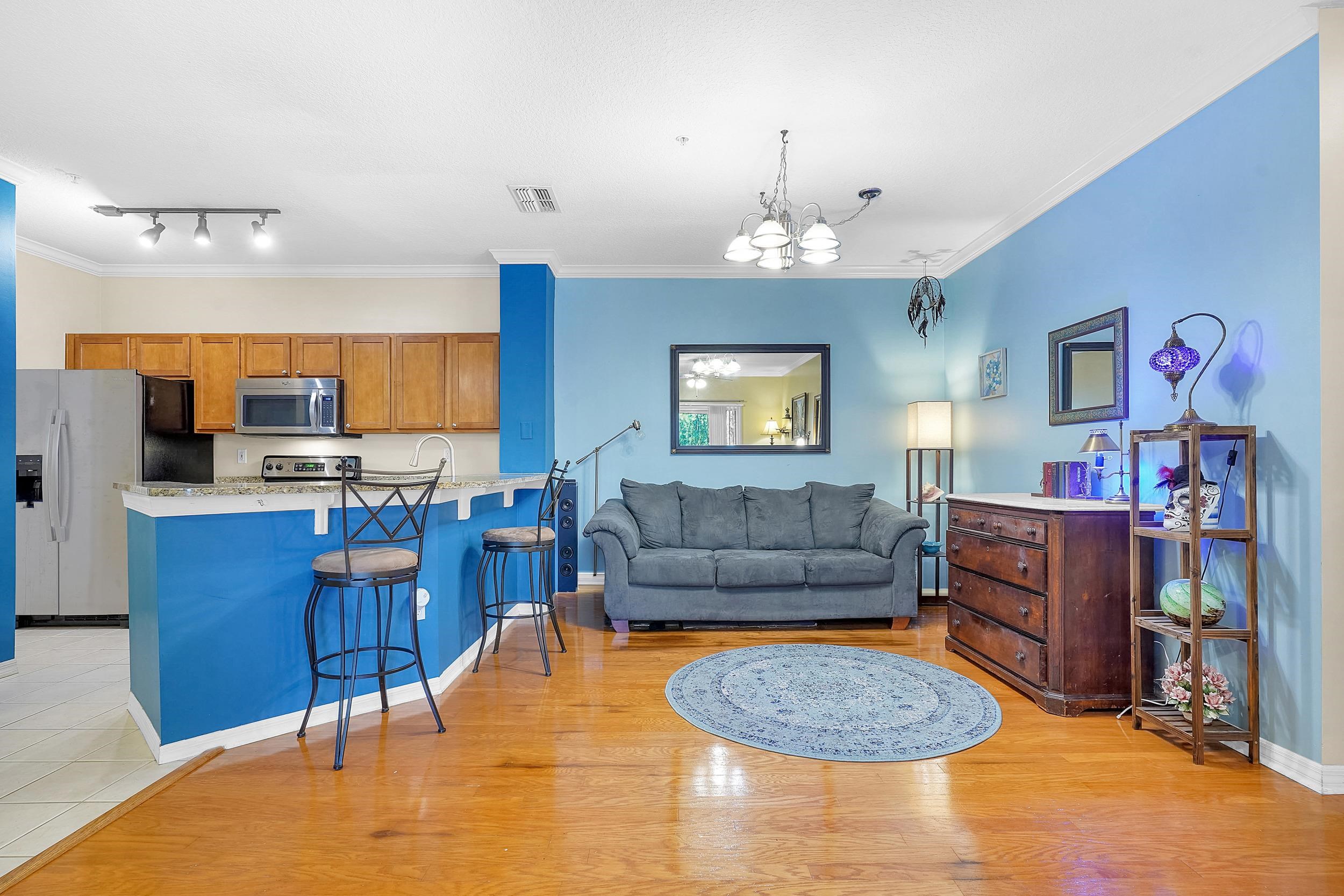 Image 8 of 52 For 615 Fairway Dr  202