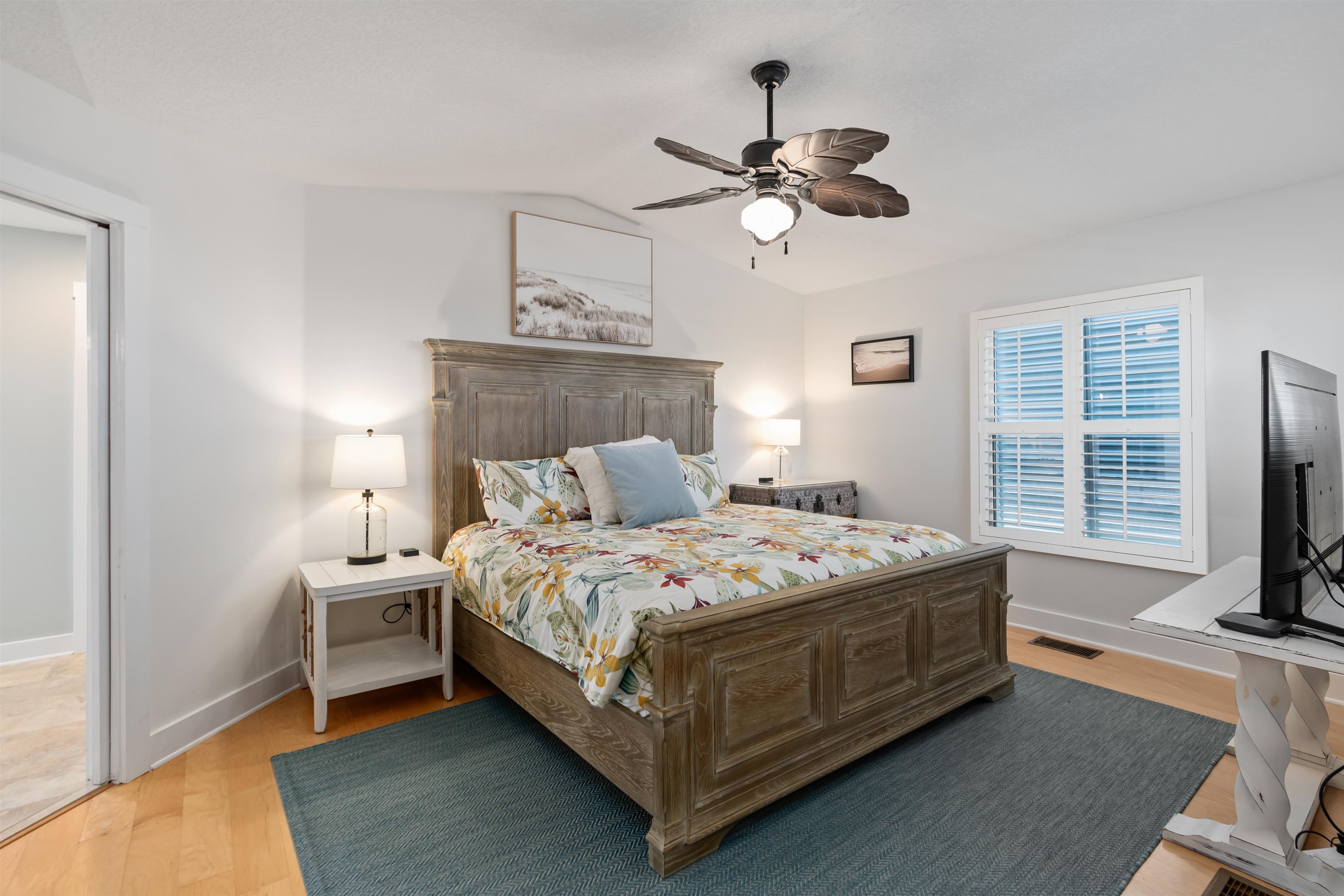 Image 26 of 52 For 66 Corunna St