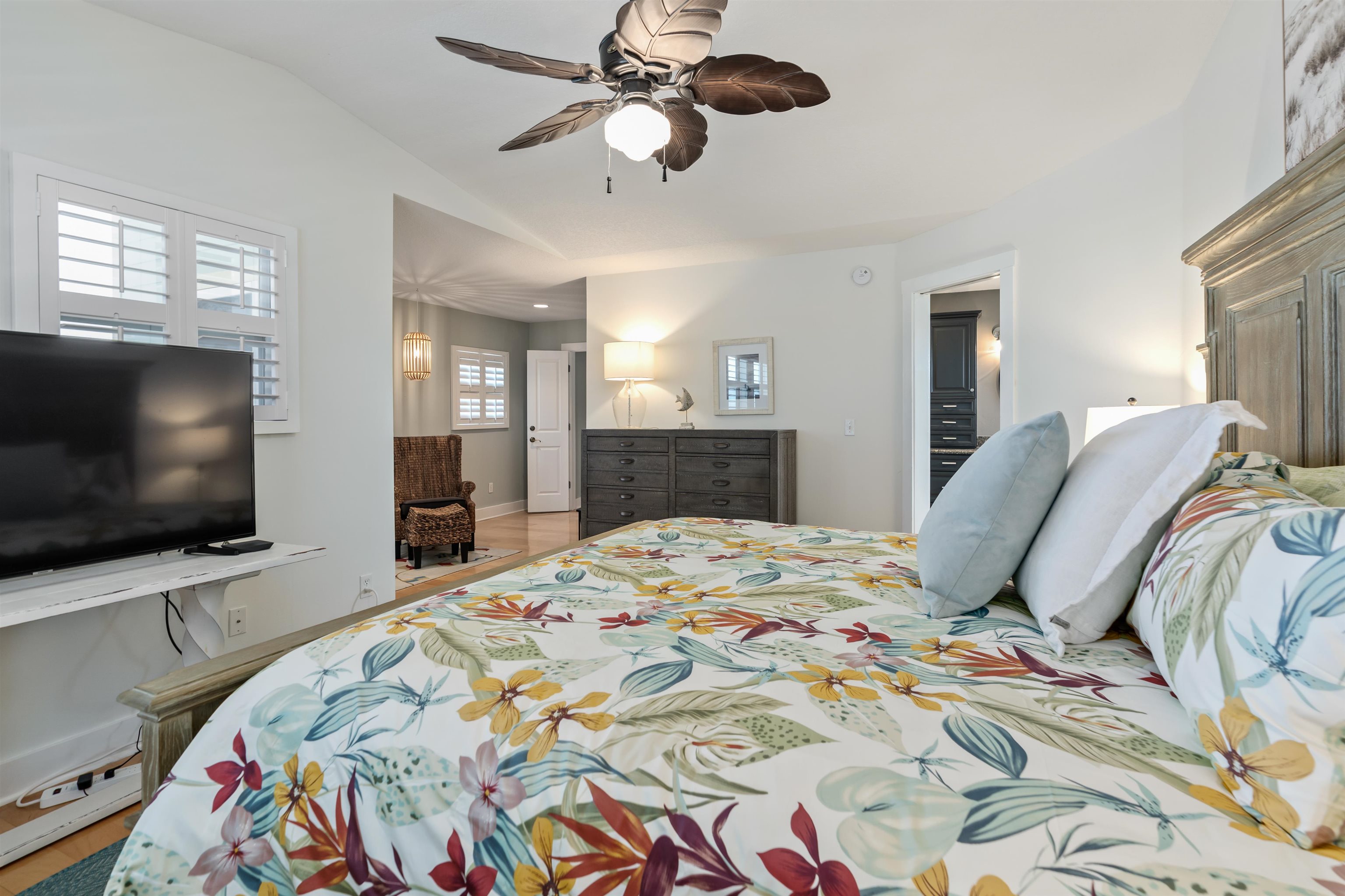 Image 28 of 52 For 66 Corunna St