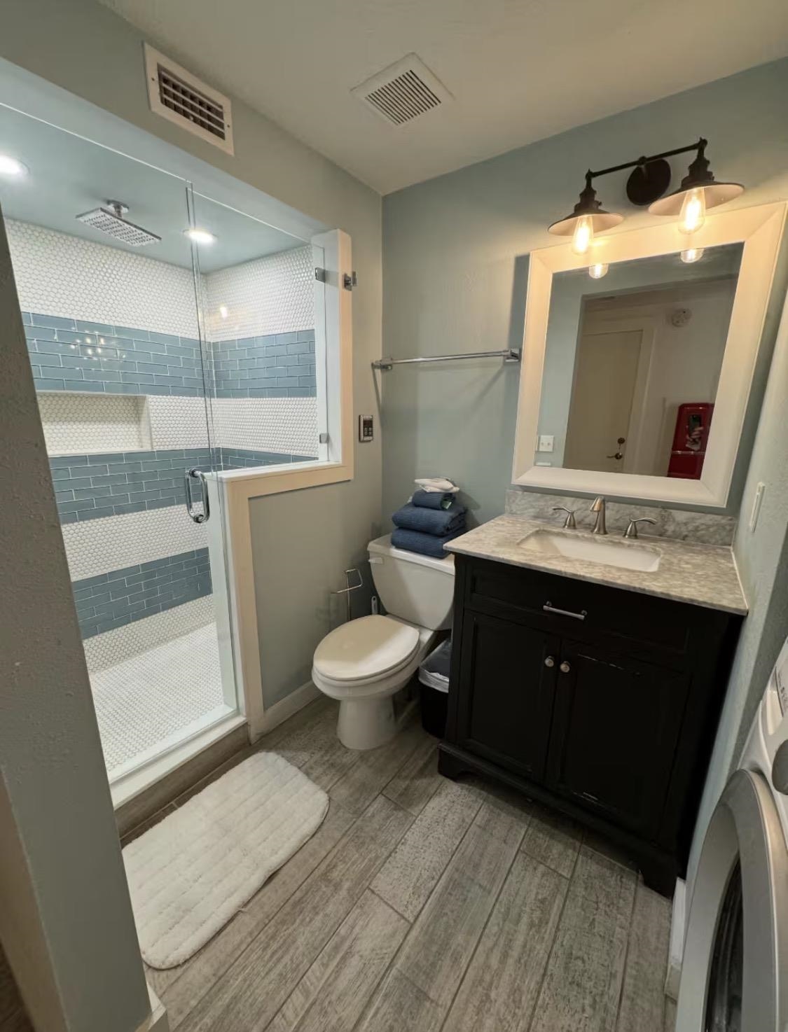 Image 43 of 52 For 66 Corunna St