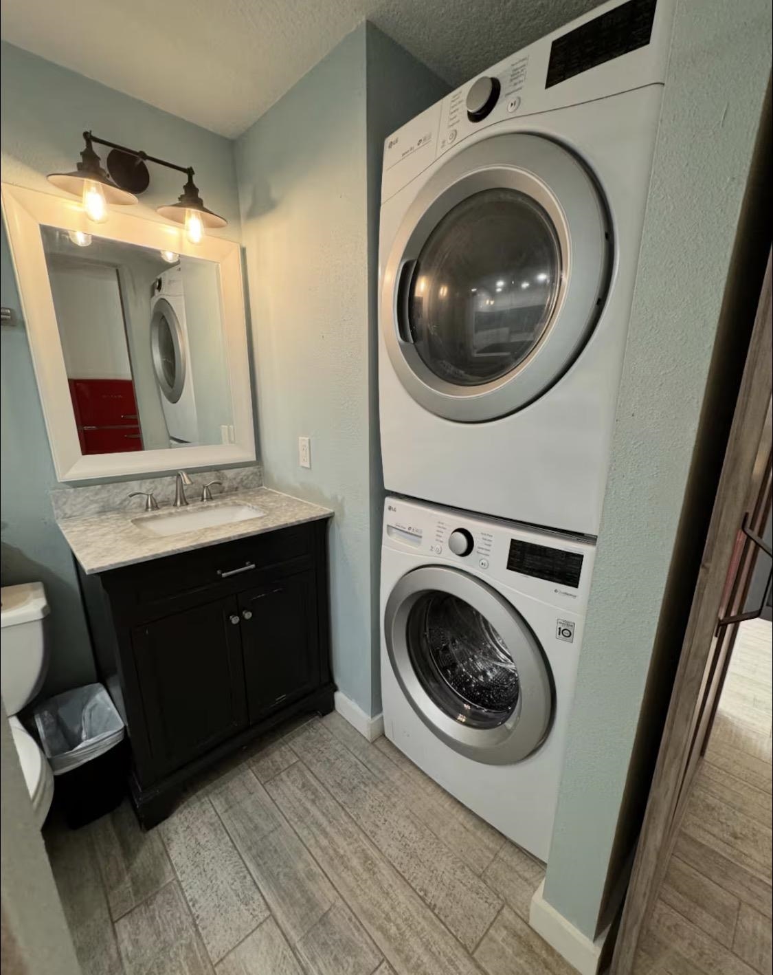 Image 45 of 52 For 66 Corunna St