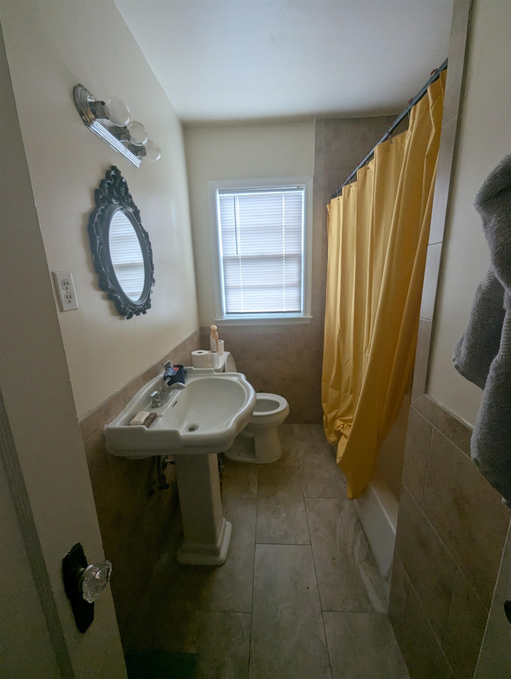 Image 8 of 10 For 1521 Mcduff Ave