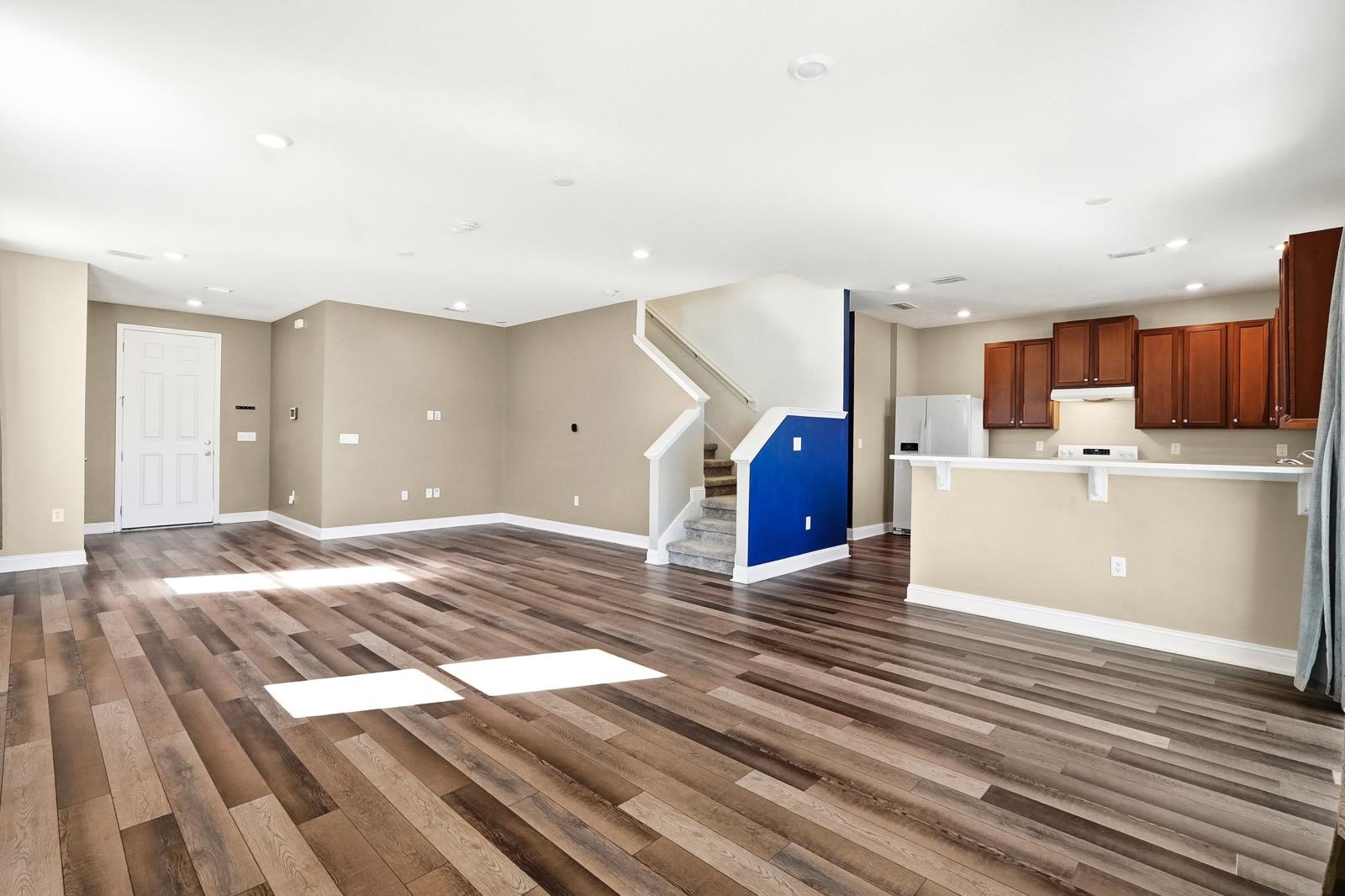 Image 16 of 62 For 216 Santorini Ct