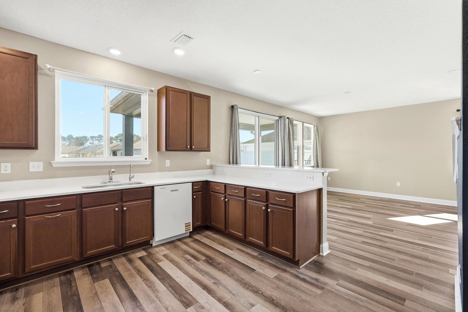 Image 18 of 62 For 216 Santorini Ct