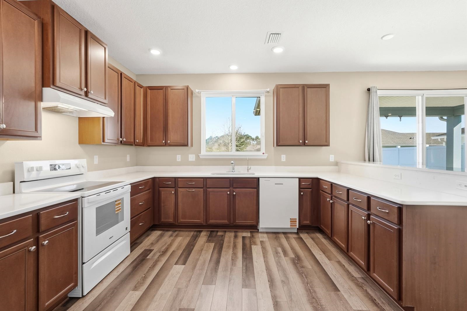 Image 19 of 62 For 216 Santorini Ct