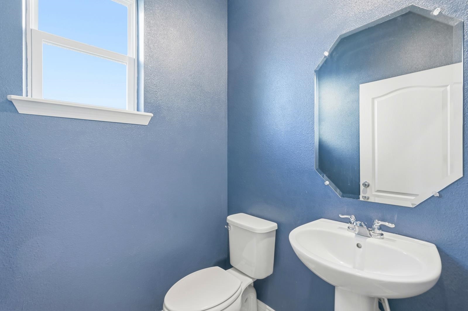 Image 22 of 62 For 216 Santorini Ct