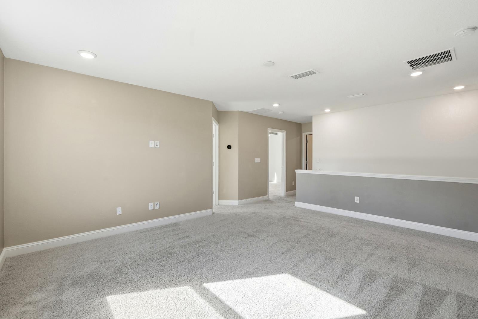 Image 23 of 62 For 216 Santorini Ct