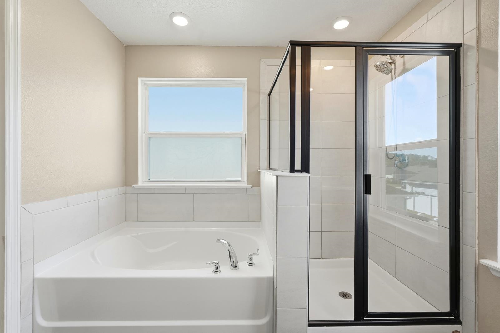 Image 28 of 62 For 216 Santorini Ct