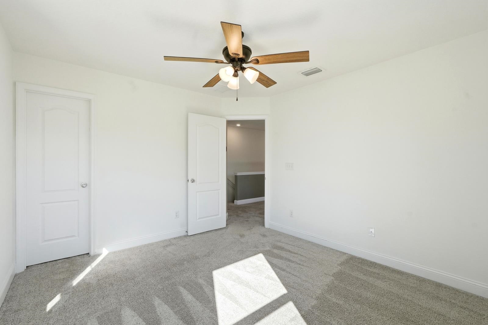 Image 33 of 62 For 216 Santorini Ct