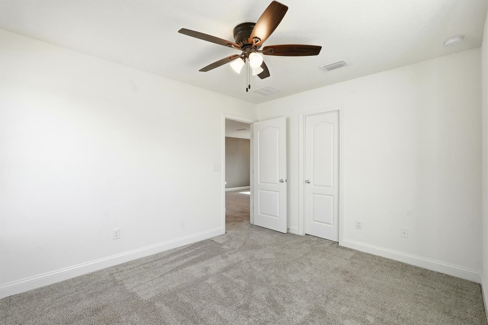 Image 34 of 62 For 216 Santorini Ct