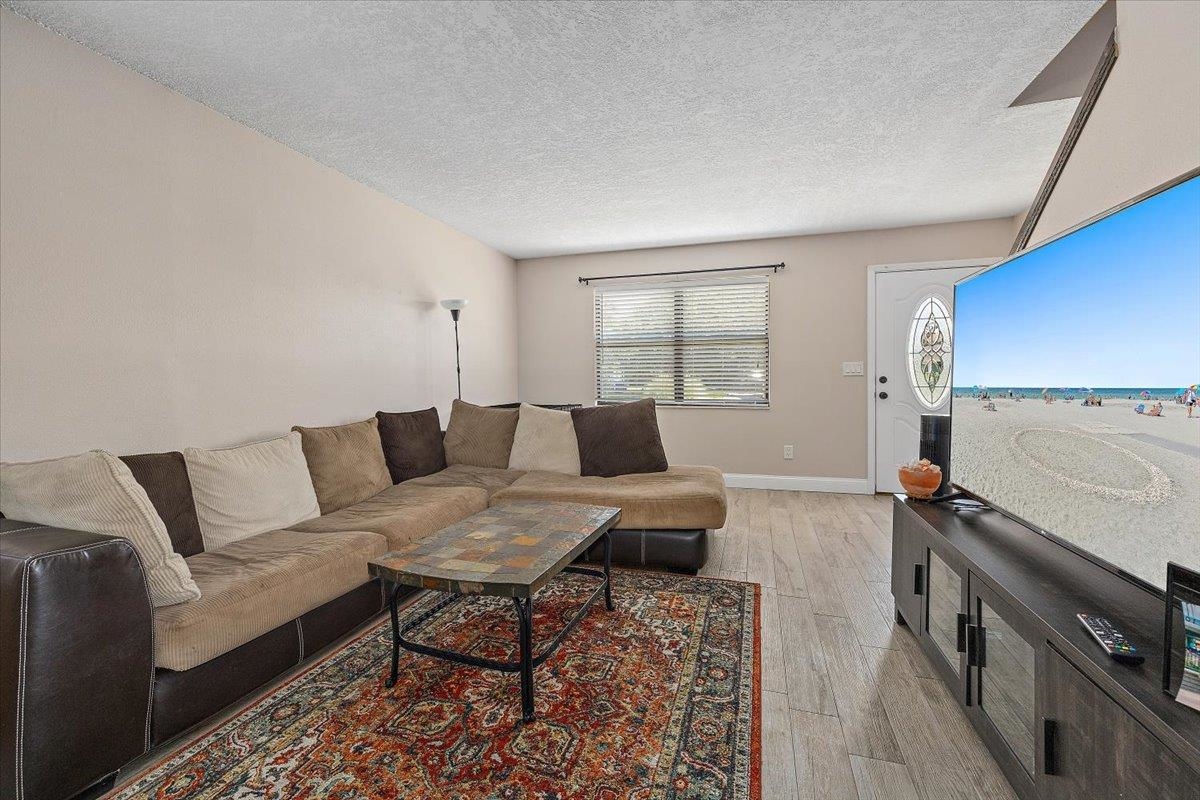 Image 9 of 41 For 124 Rio Del Mar Unit C  C