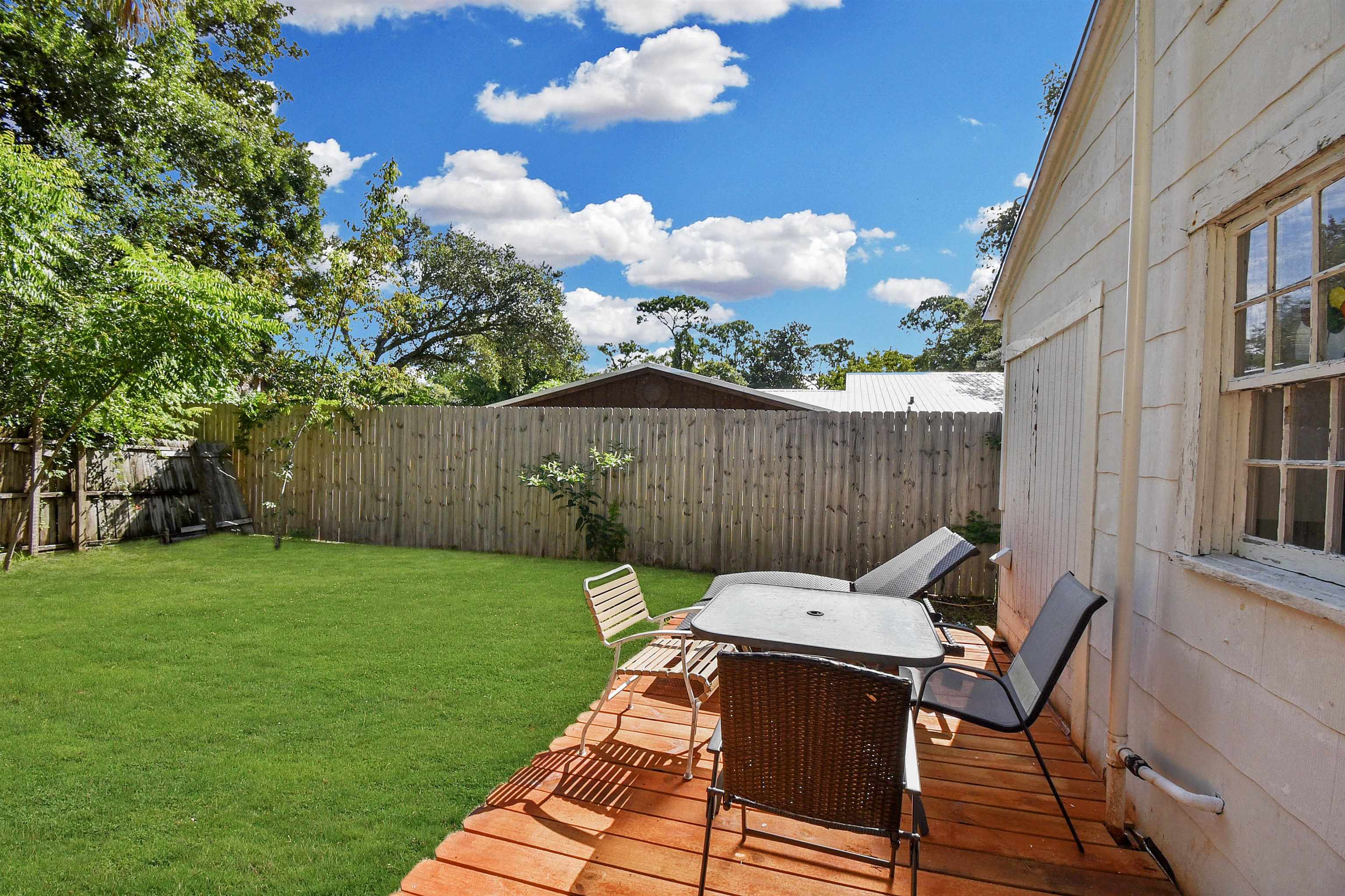 Image 17 of 33 For 14 Rio Vista Ave