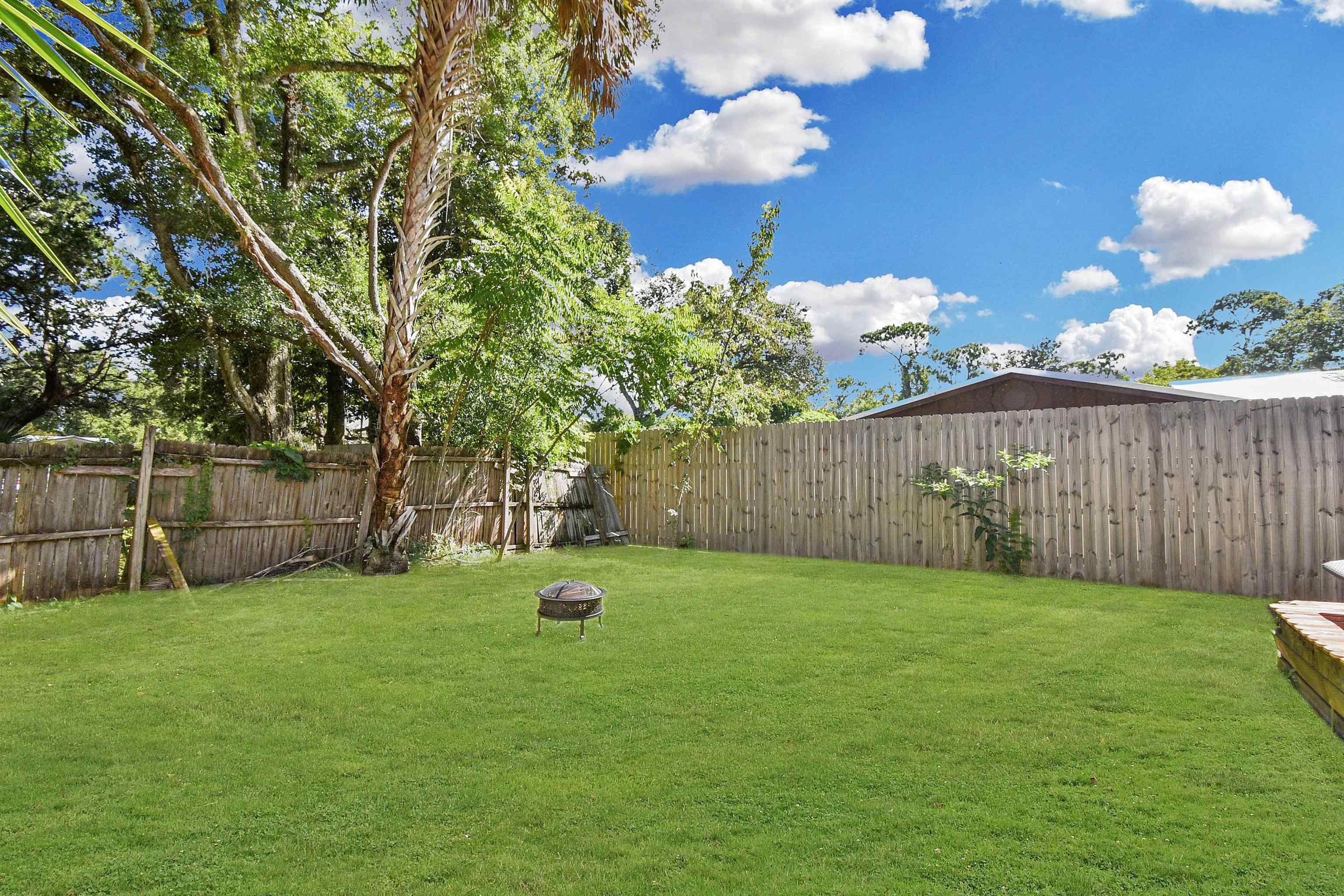 Image 18 of 33 For 14 Rio Vista Ave