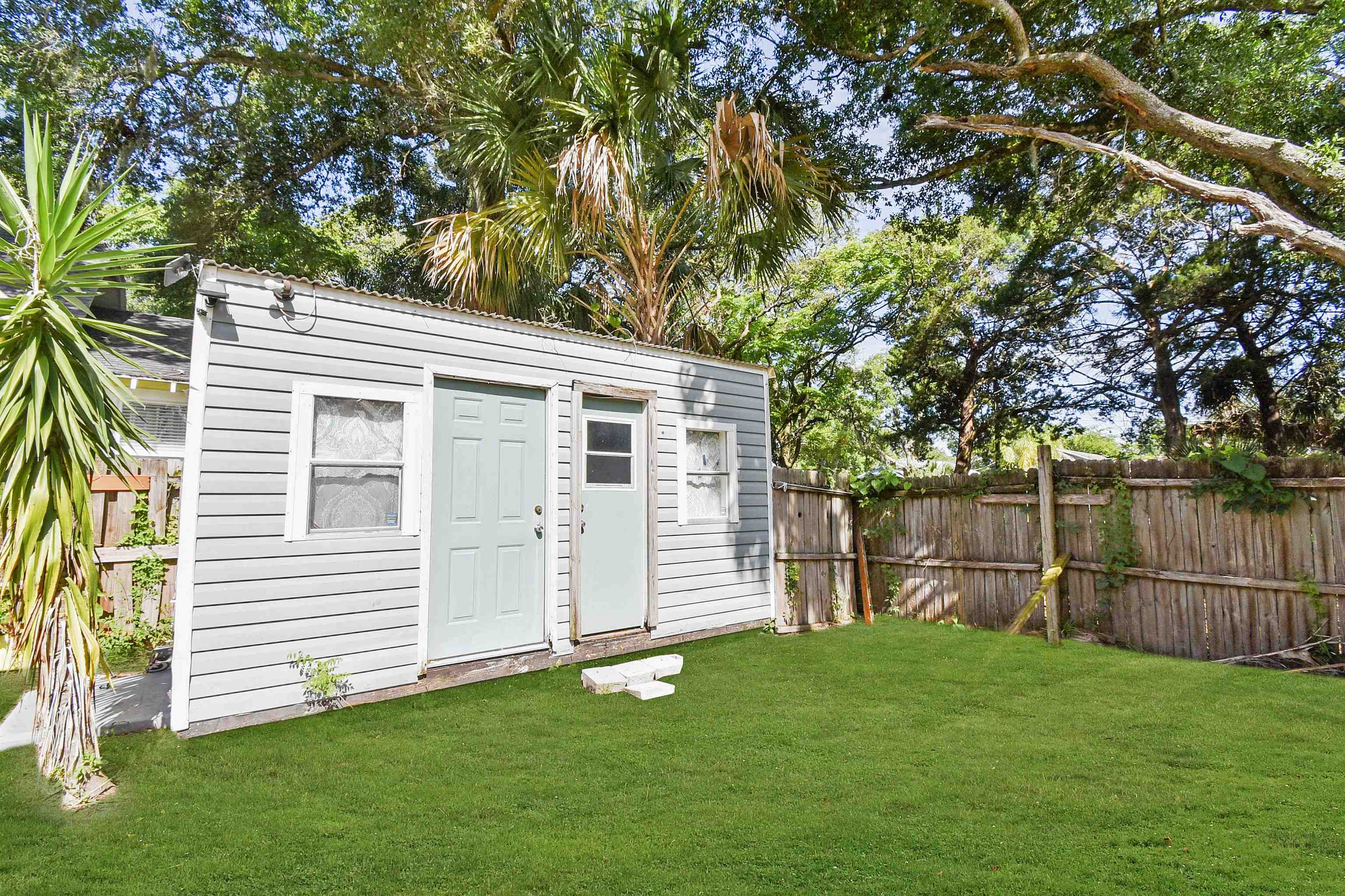 Image 19 of 33 For 14 Rio Vista Ave