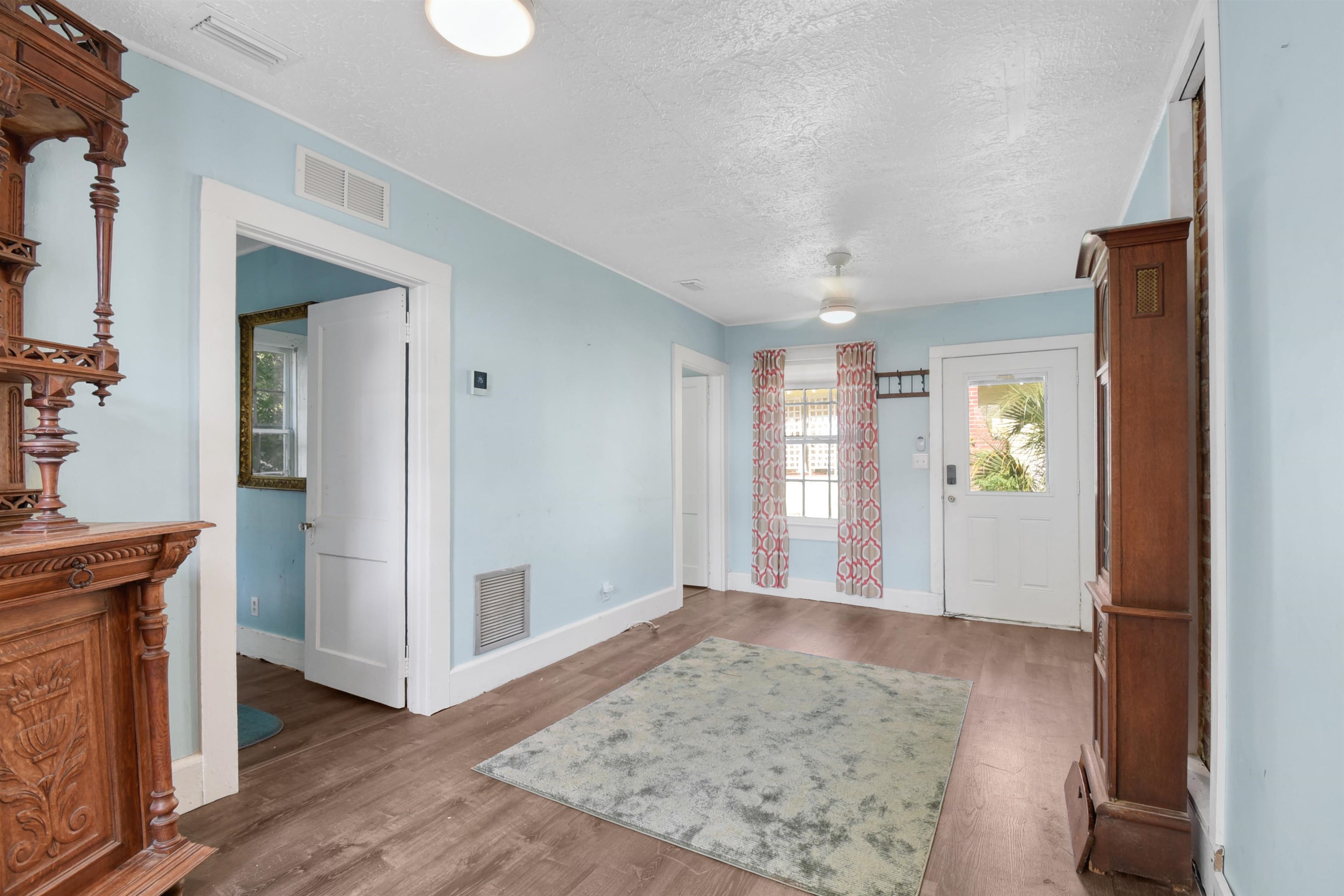 Image 4 of 33 For 14 Rio Vista Ave