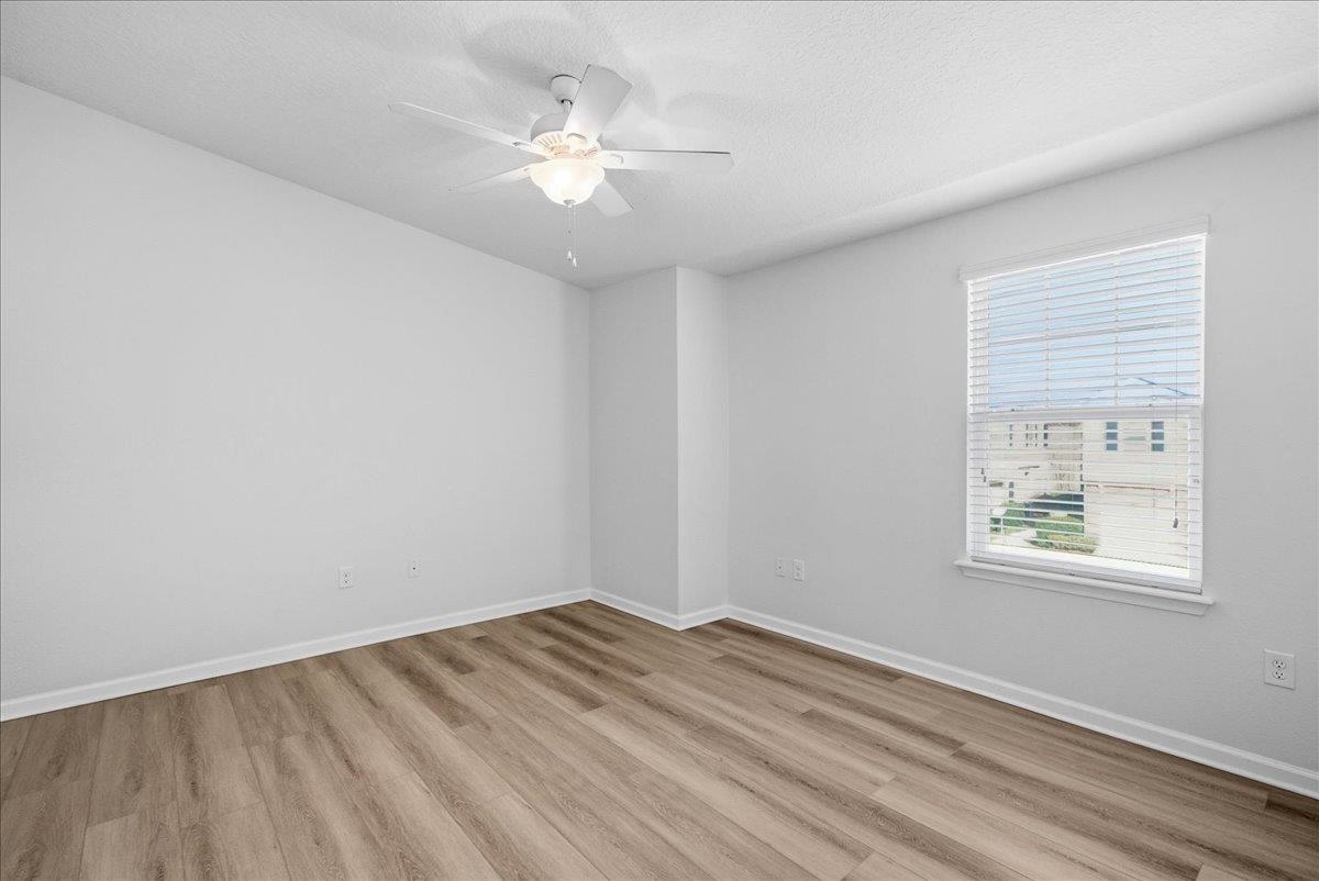 Image 15 of 56 For 1112 Golden Lake Loop