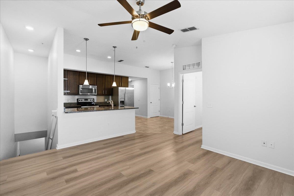 Image 17 of 56 For 1112 Golden Lake Loop