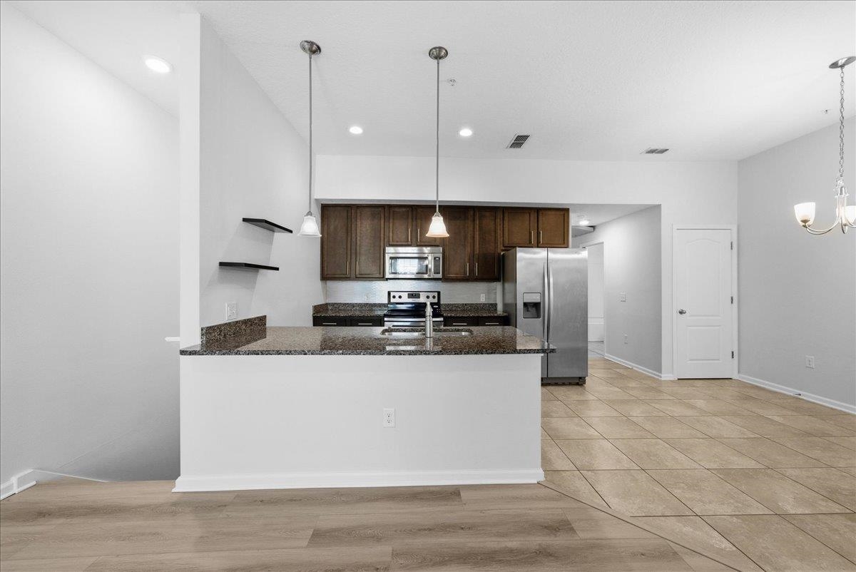 Image 19 of 56 For 1112 Golden Lake Loop